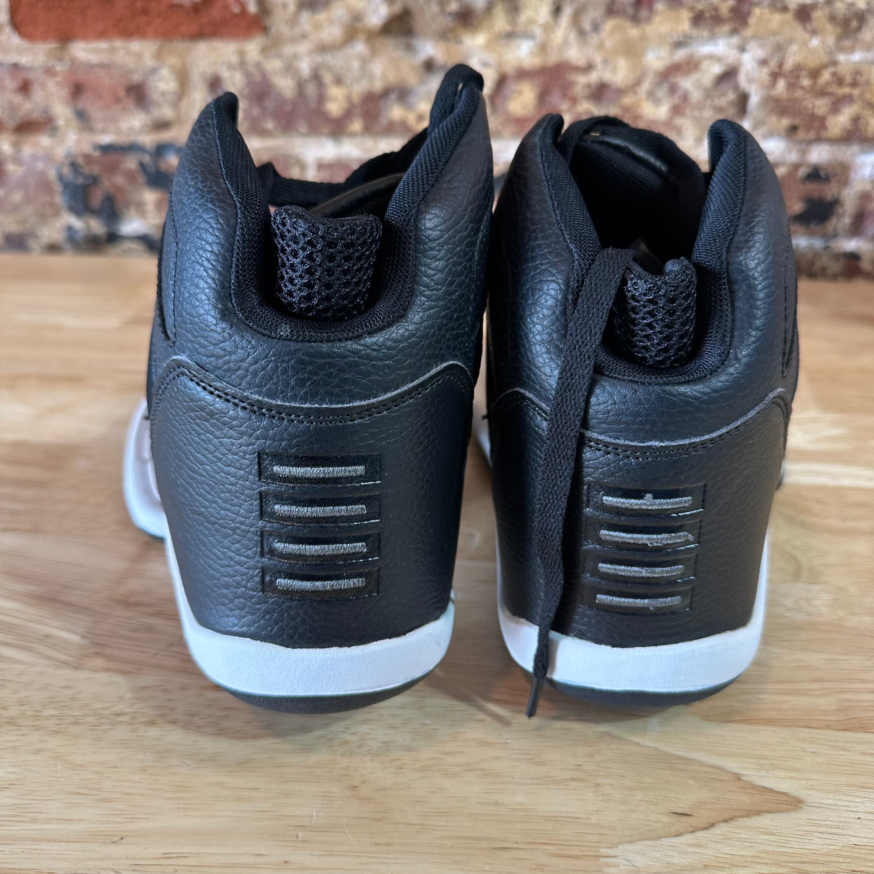 J99 Mens 10 Training Shoes