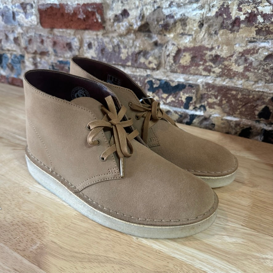 Clarks Mens 8 Chukka boots