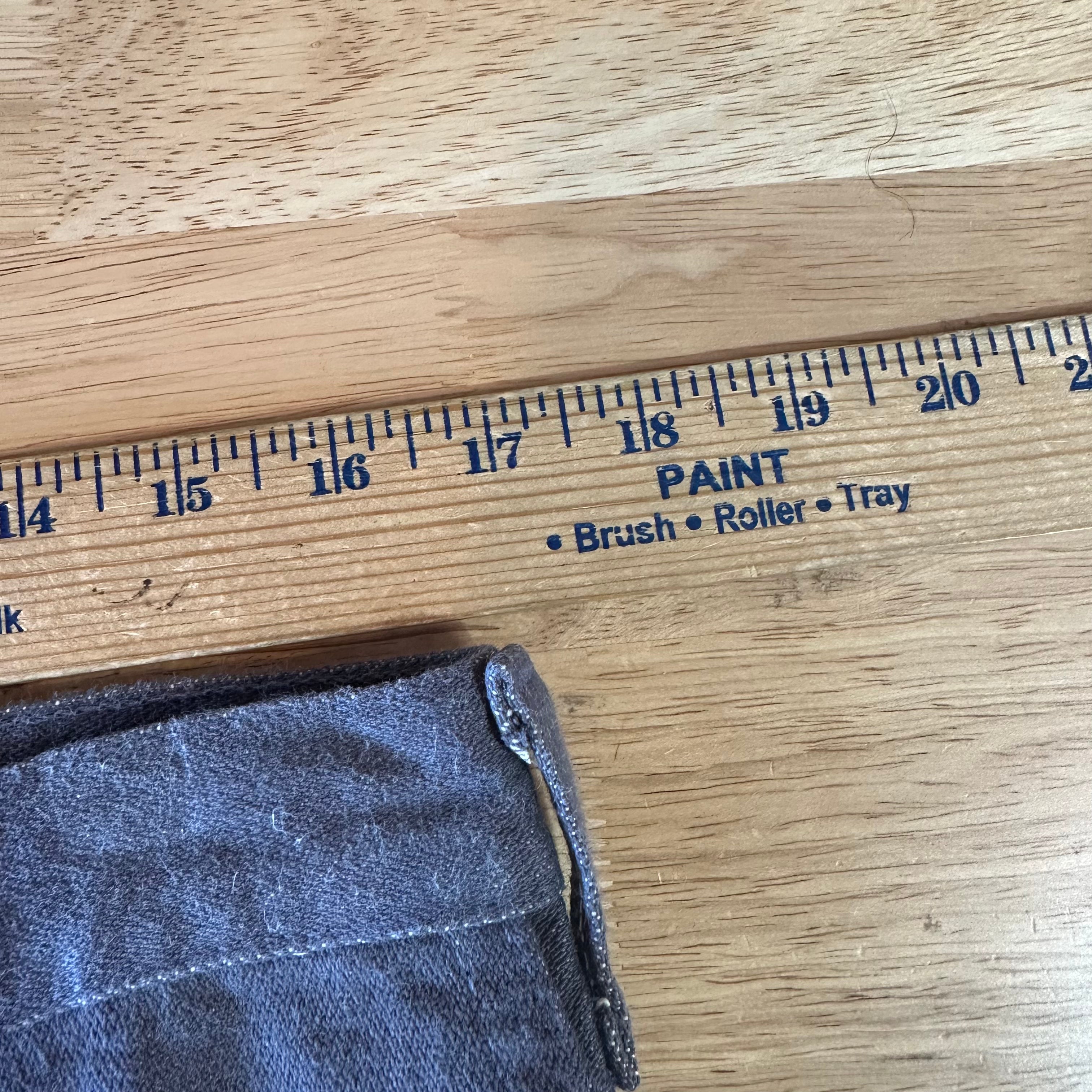 VTG Wrangler Mens Gray Denim Pants Sz 34x32 Jeans Straight Leg Made in USA 936