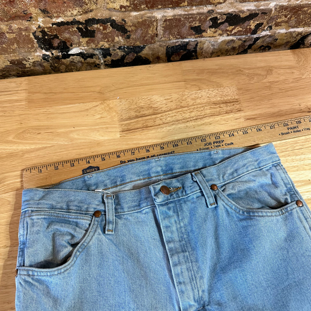 Wrangler Mens 33x34 Light Blue Jeans