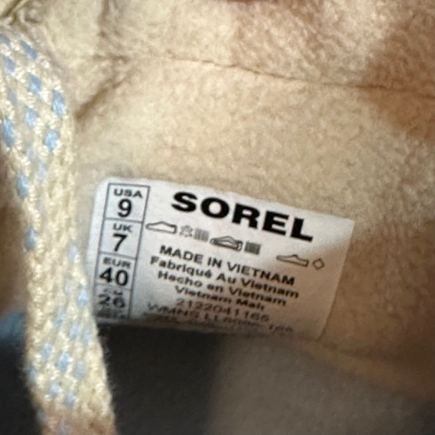 Sorel Woman's 9 Tan Boots