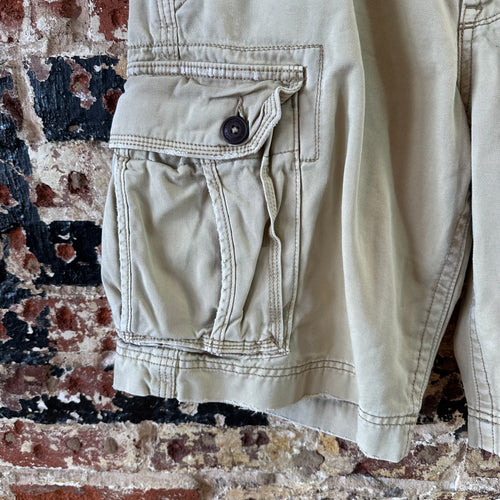 American Eagle Outfitters Classic Length Cargo Shorts Mens 32 Tan 11" inseam