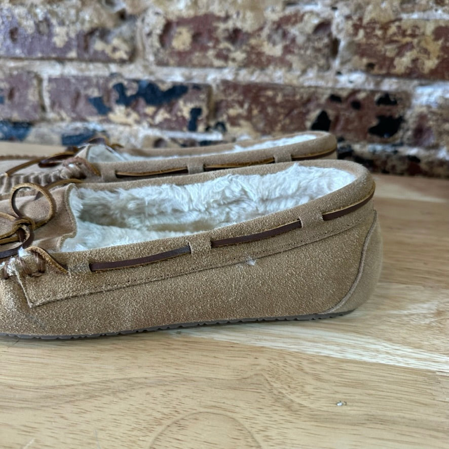 Minnetonka Womens 11 Moccasins