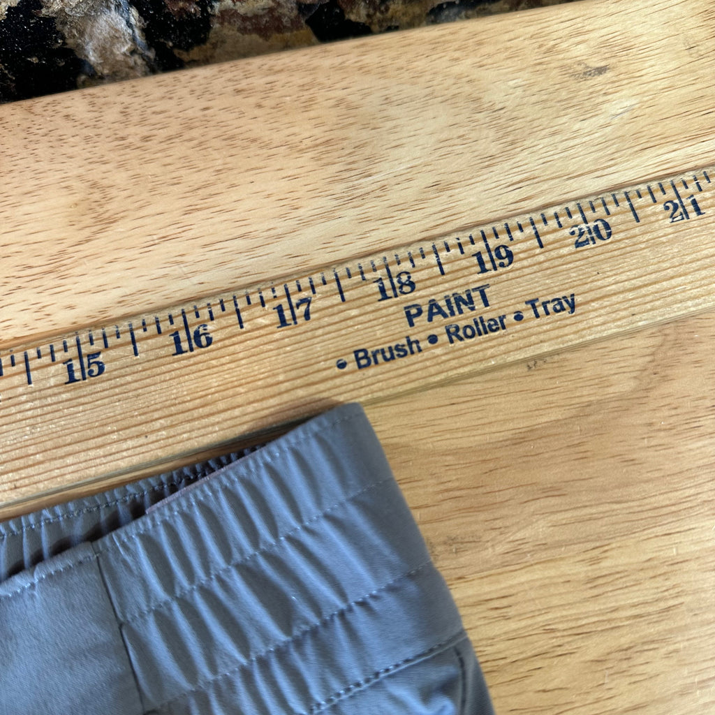 Columbia Pants Womens 16 Gray pants 35x31" Hiking outdoor Roll Tab