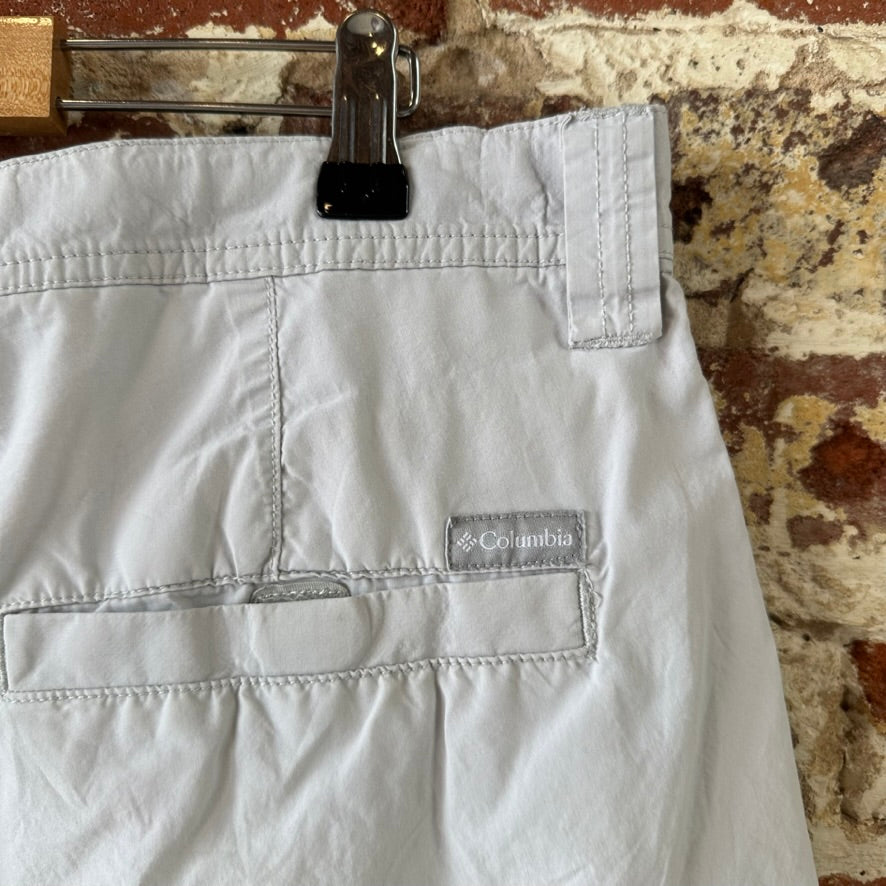 Columbia Mens 34 Tan Shorts
