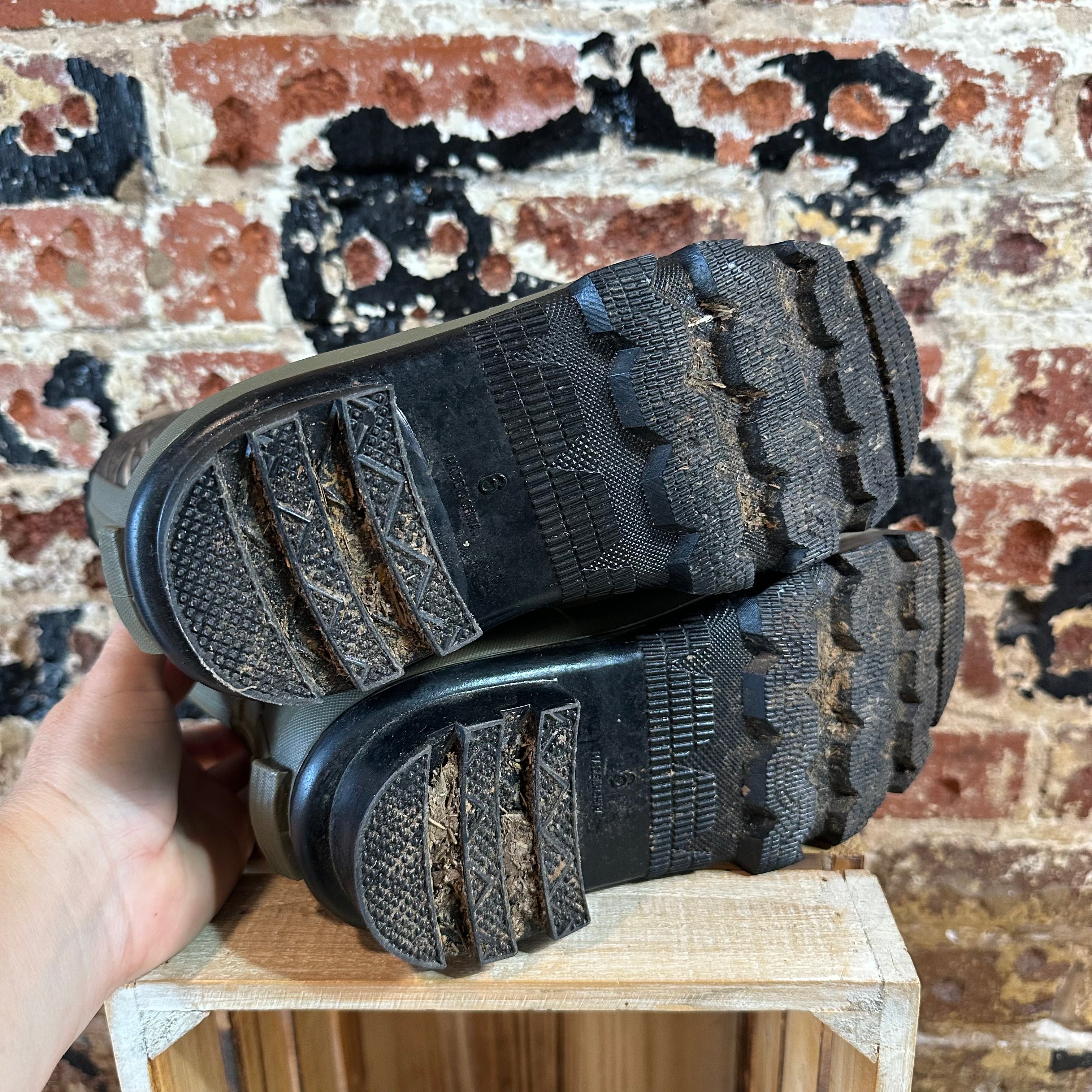 Magellan Boys 6 Camo Mud Boots