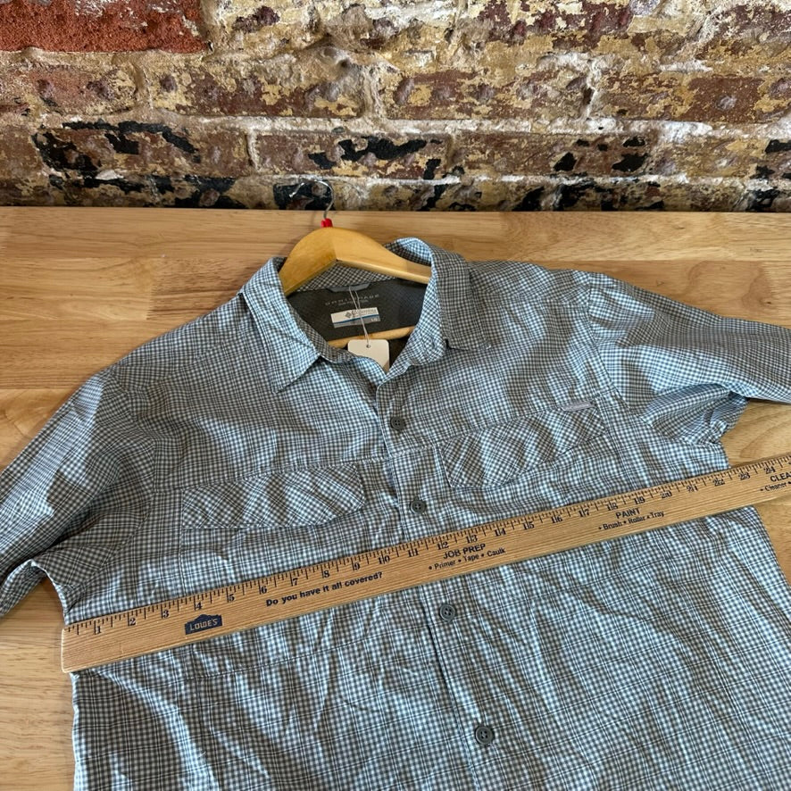 Columbia Short Sleeve Outdoor Button Up Shirt Gray Plaid Mens Large Fishing