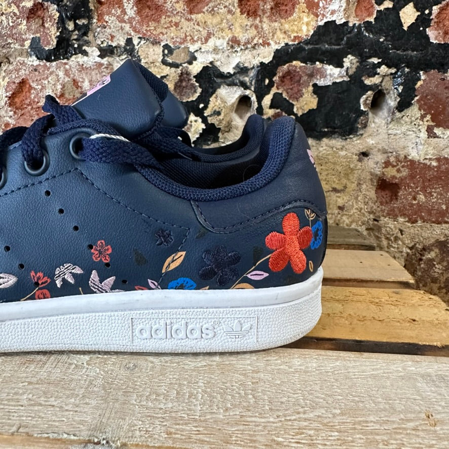 Adidas Girls 3.5 Blue Shoes