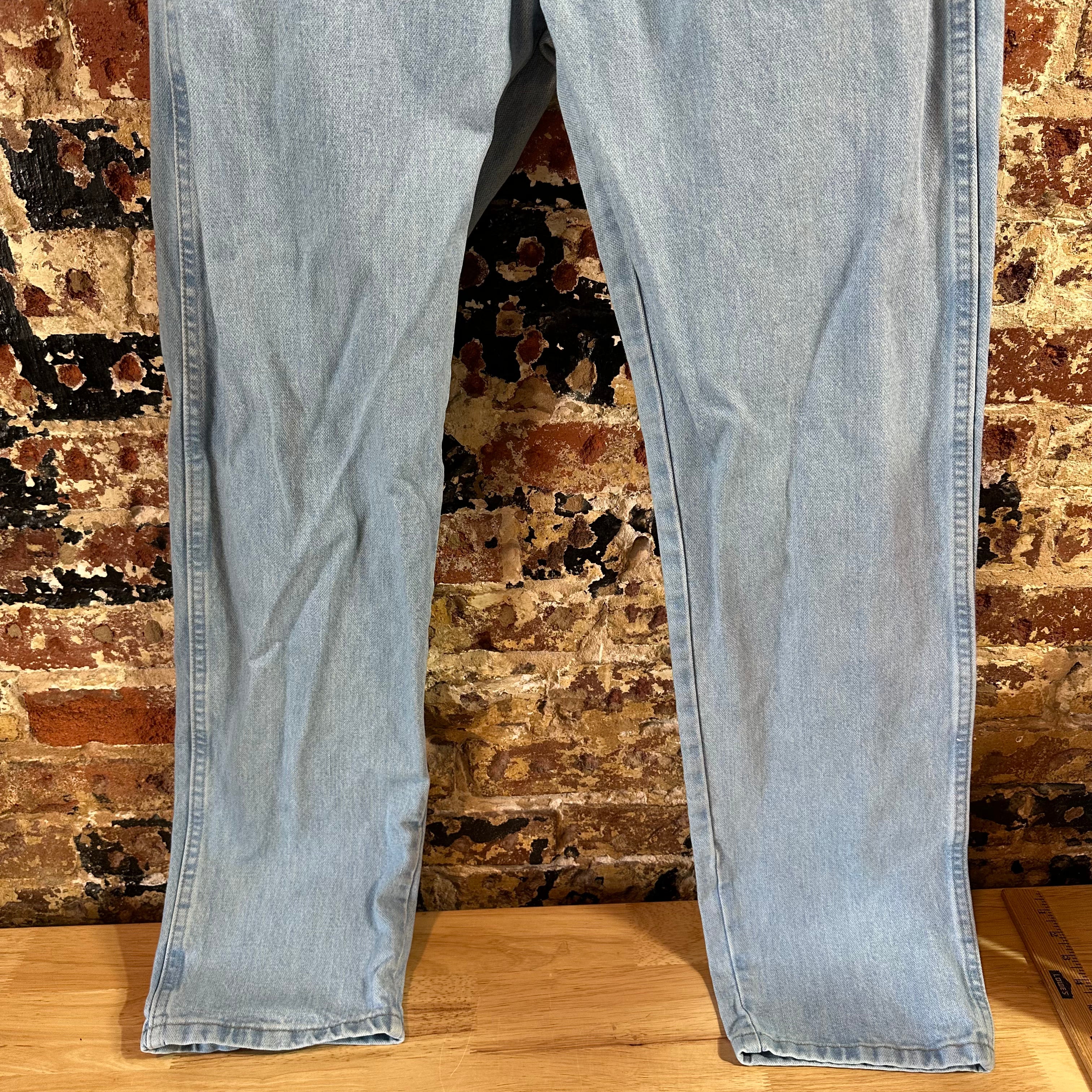 Wrangler Mens 33x34 Light Blue Jeans