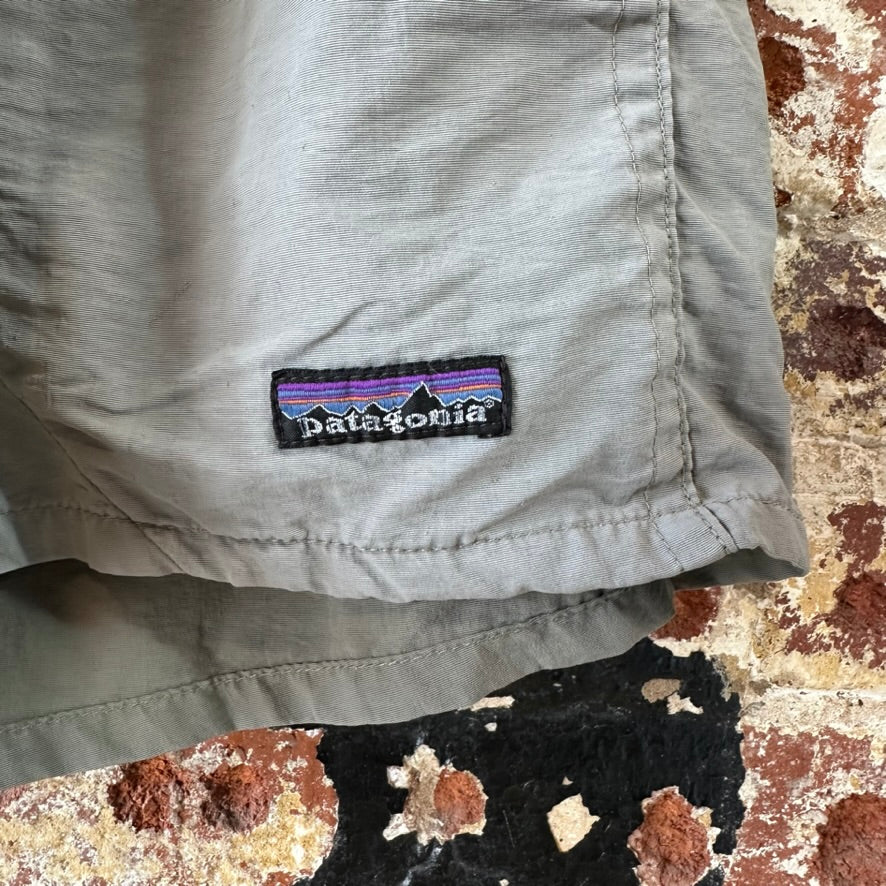 Patagonia Baggies Mens Small shorts 25x4.5" Gray Swim Mesh lined Swim