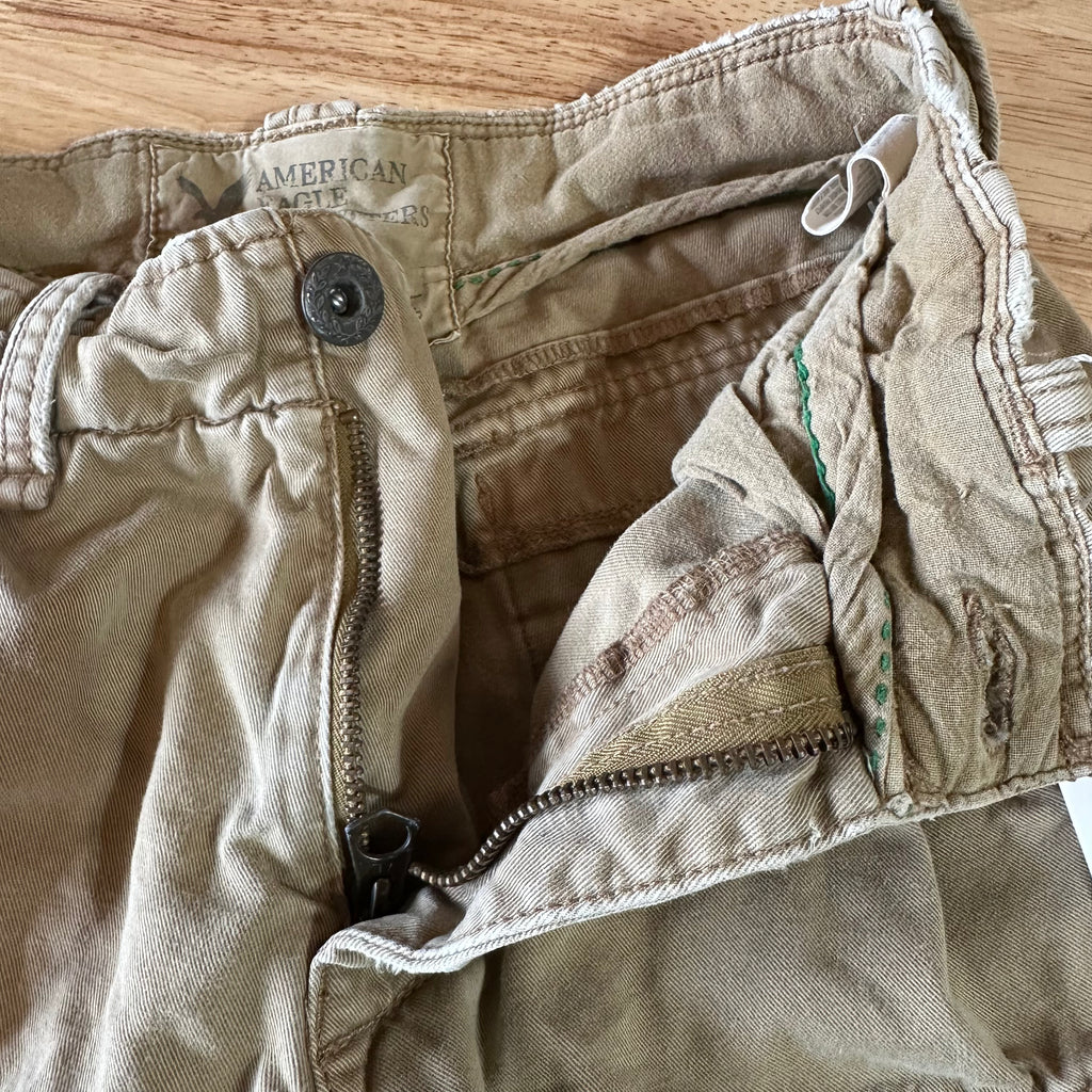 American Eagle Outfitters Classic Cargo Shorts Mens 26 Tan 10.5" inseam
