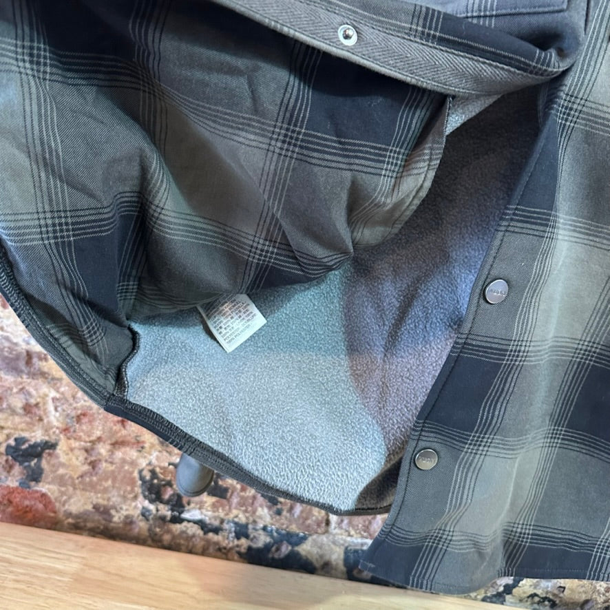 Vuori Men's Large Flannel Button Shirt