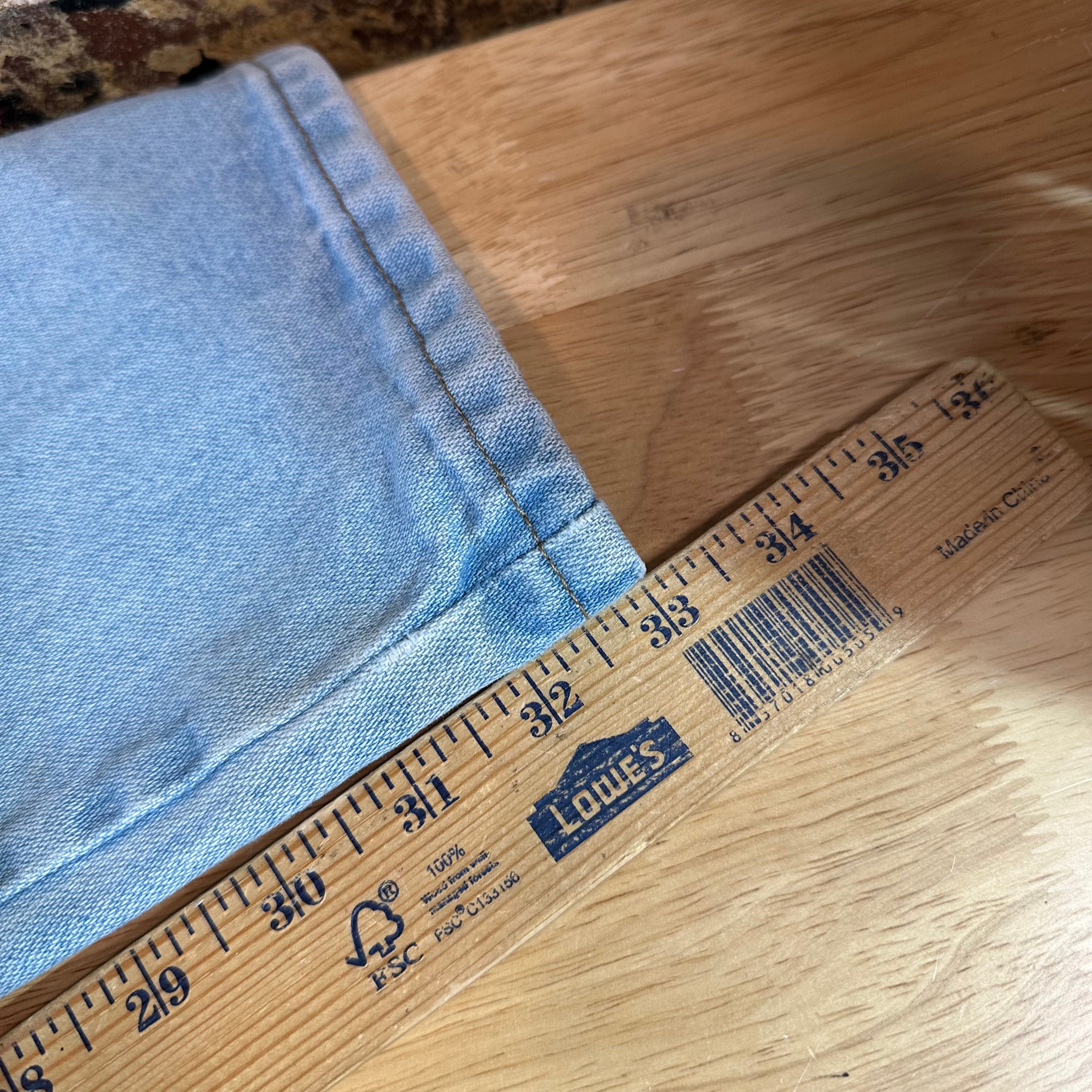 Wrangler Mens 33x34 Light Blue Jeans
