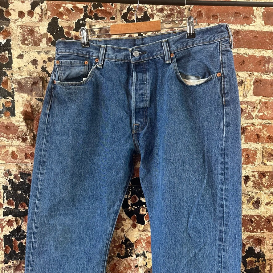 Levi's 501 Mens 38x30 Blue Jeans