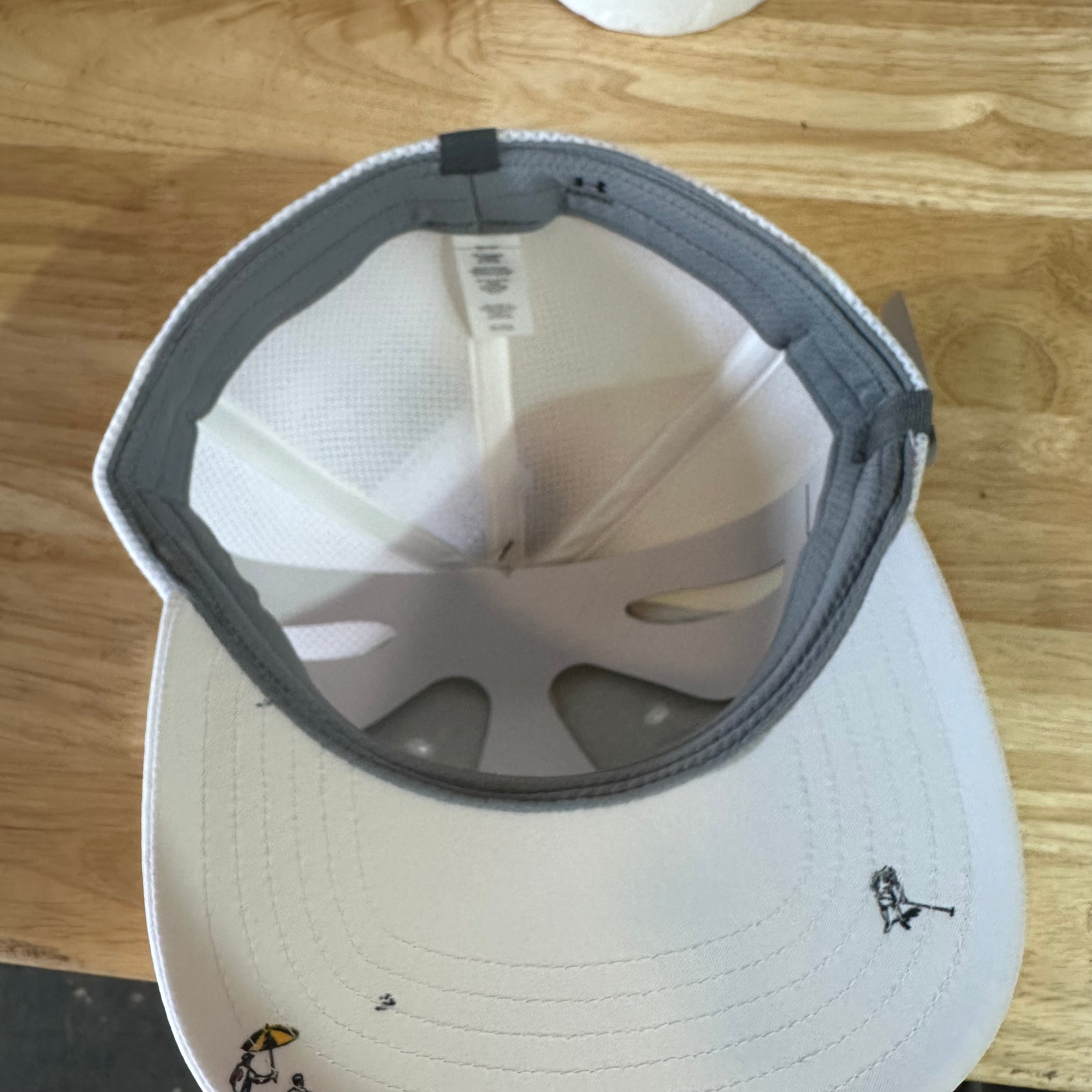 Under Armour UA Men's White Golf Mid Structure One Size Cap Hat NWT