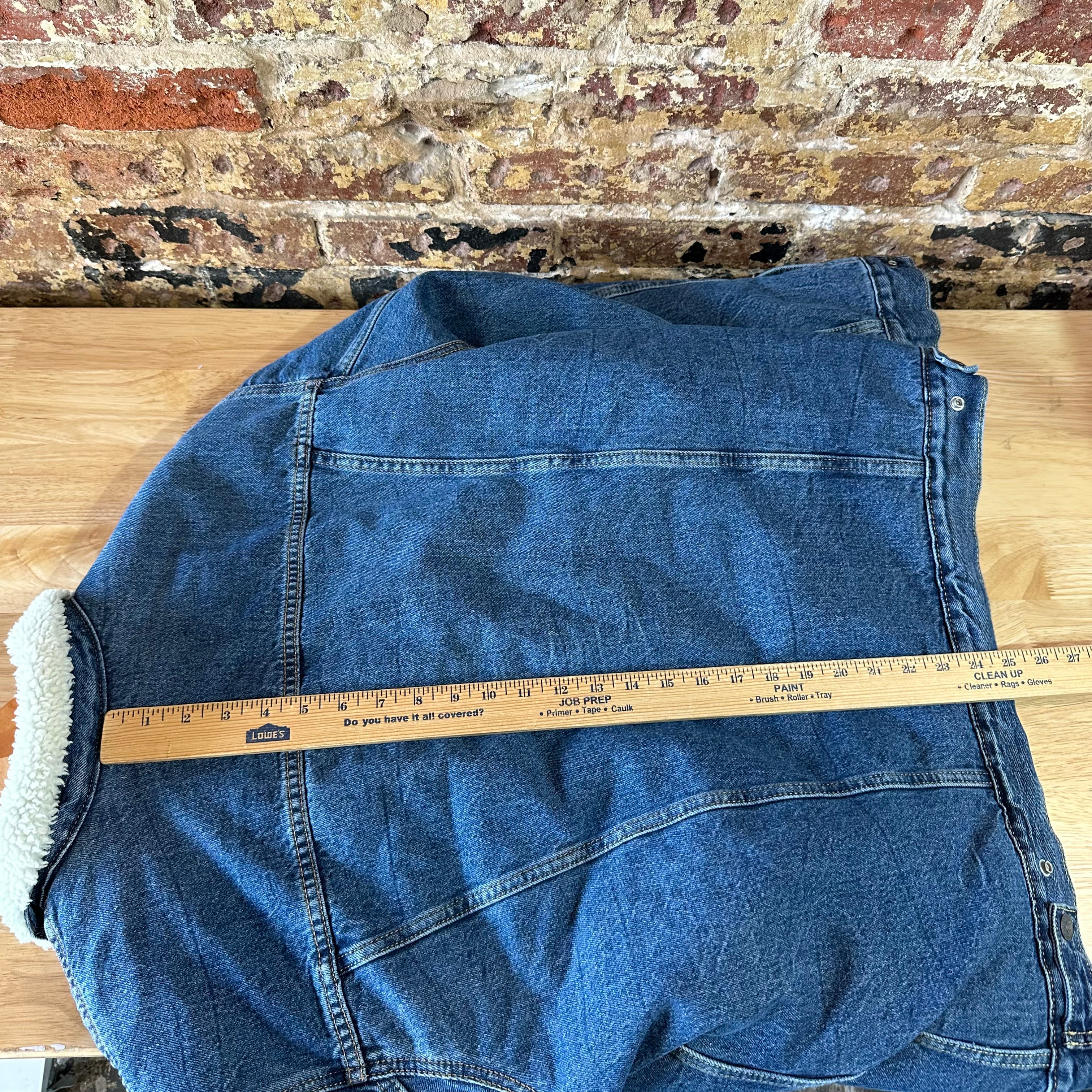 Levi's Jean Jacket Sherpa Lined Trucker Style Blue Denim Mens size XL Classic