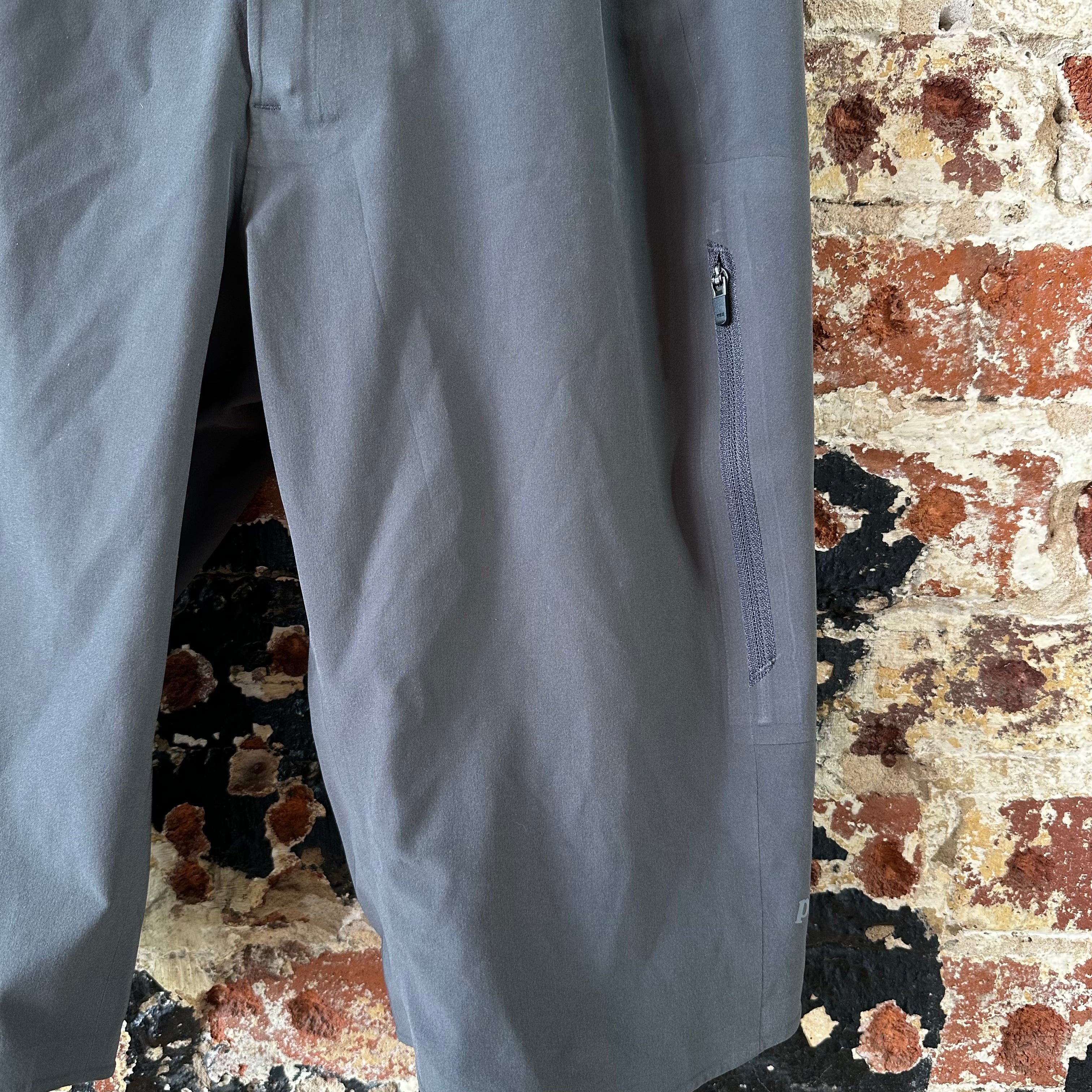 Patagonia Bike Shorts Womens 0 Gray Pull on 27x11" Lightweight