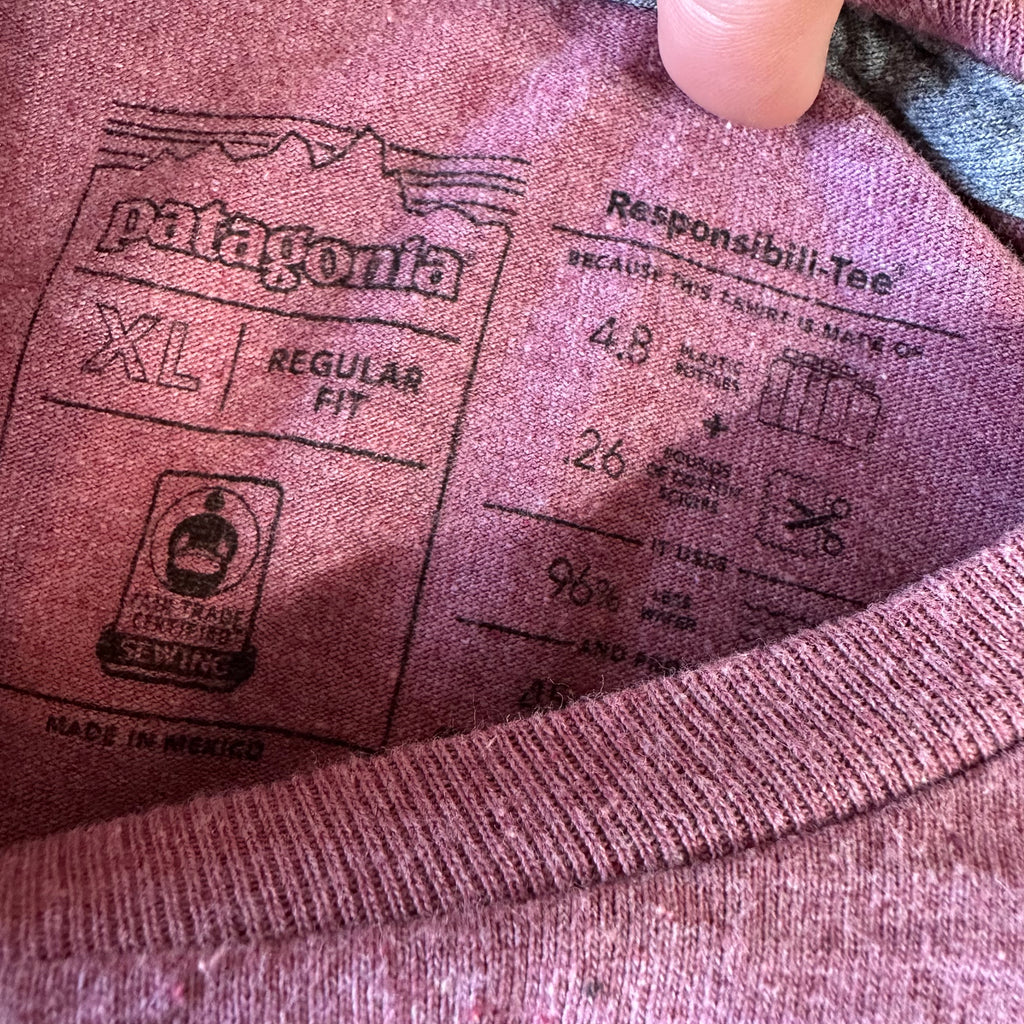 Patagonia Mens Shirt XL Regular Fit Iron Clad Guarantee Responsibili-Tee Purple