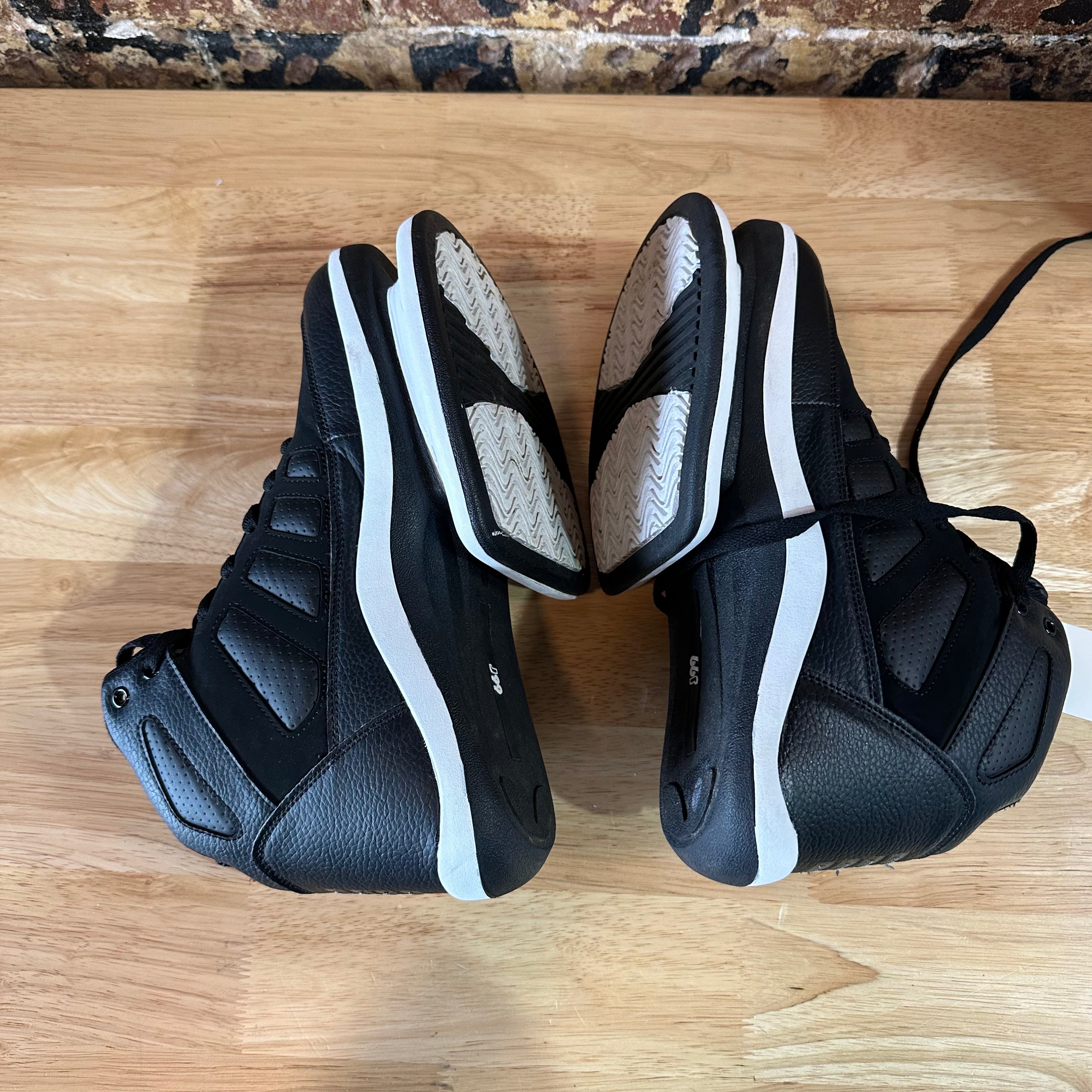 J99 Mens 10 Training Shoes