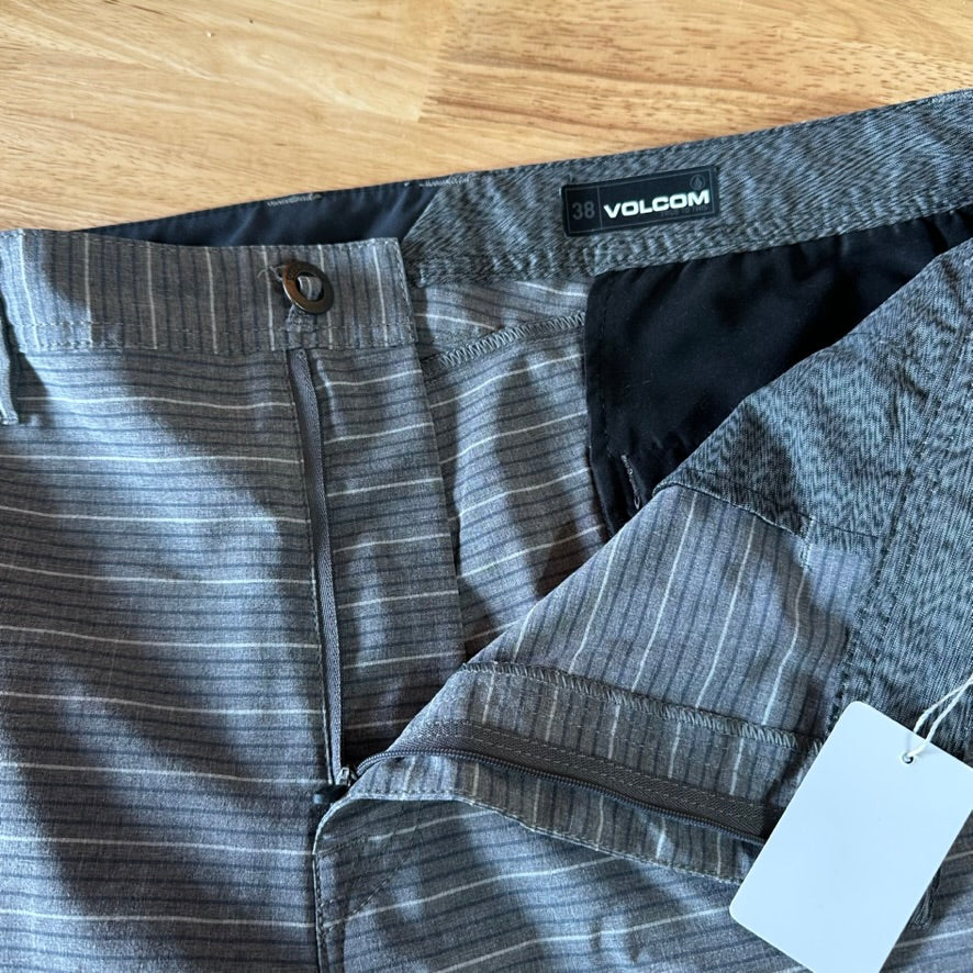 Volcom Shorts Mens 38