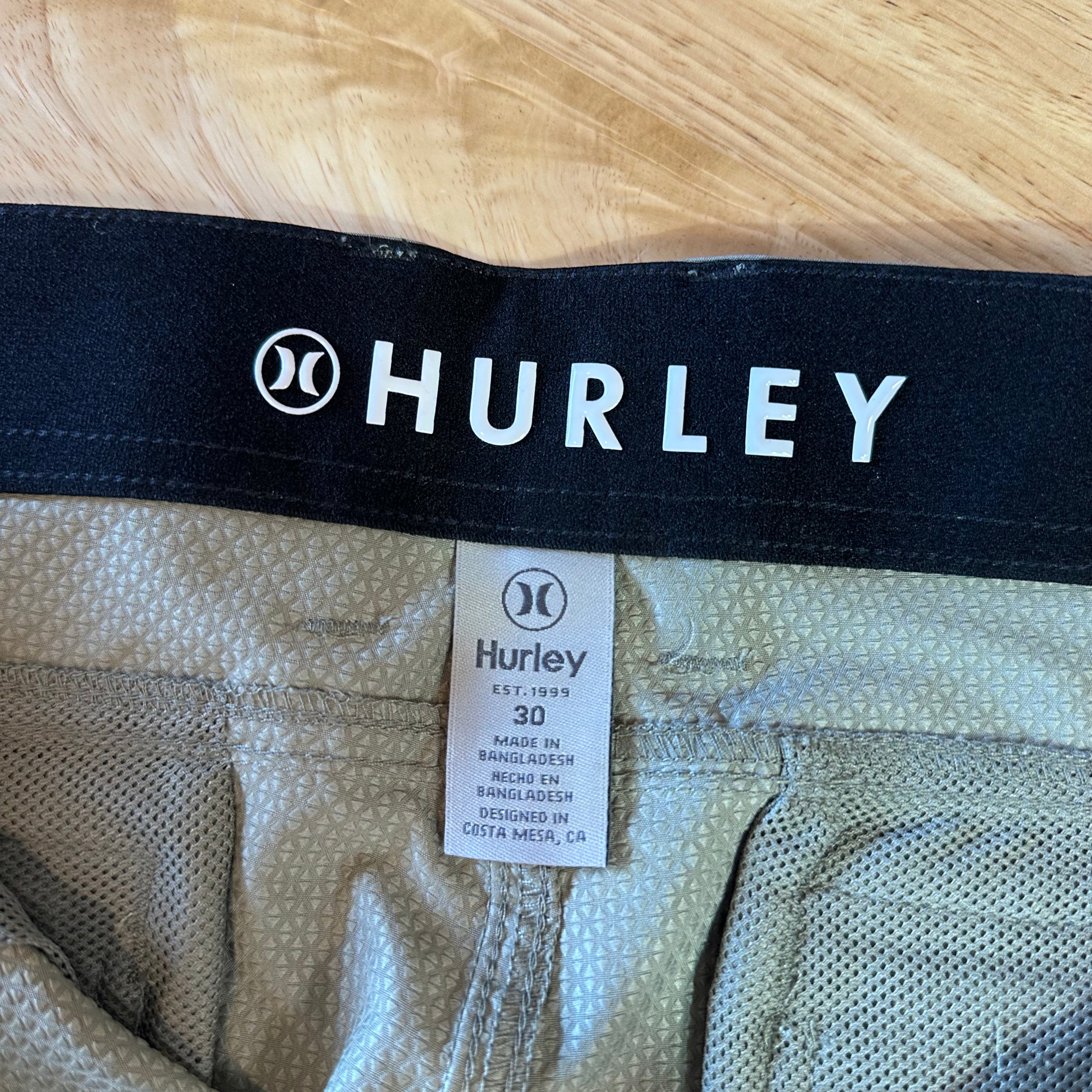 Hurley Shorts Mens 30 NEW