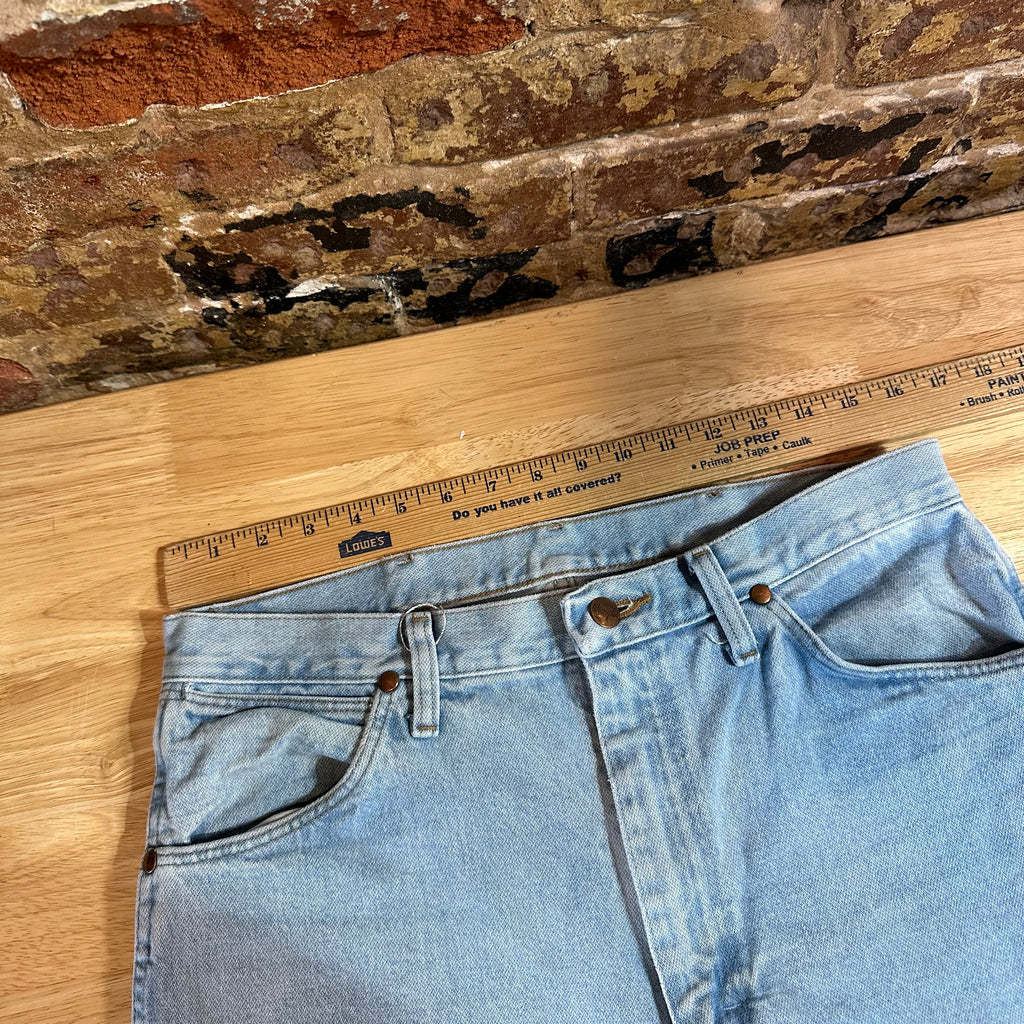 Wrangler Mens 33x34 Light Blue Jeans