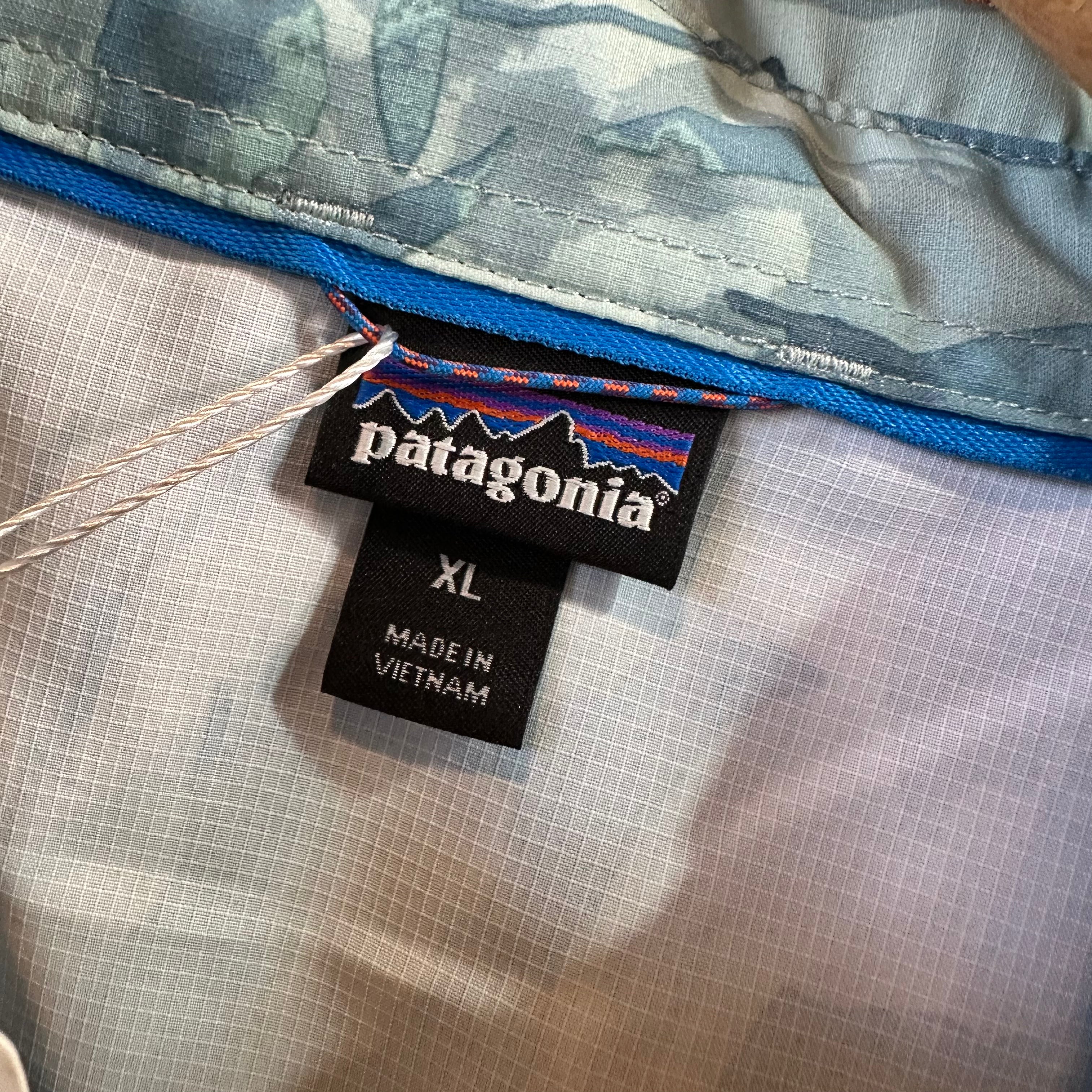 Patagonia Mens XL Long Sleeve Button Vented Blue