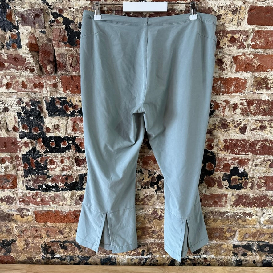 Patagonia All Out Womens 10 Bluish Gray Capris 33x23.5"