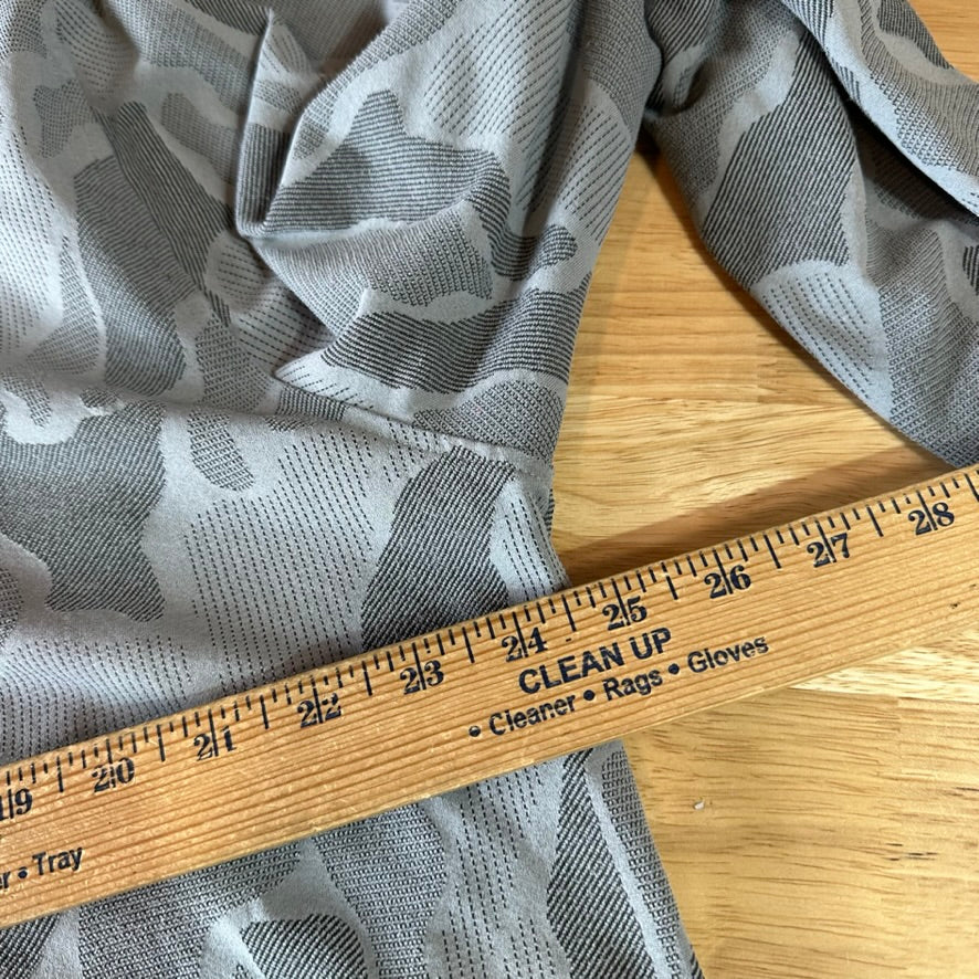 Under Armour Men's 2XL 1/4 Camo Shirt