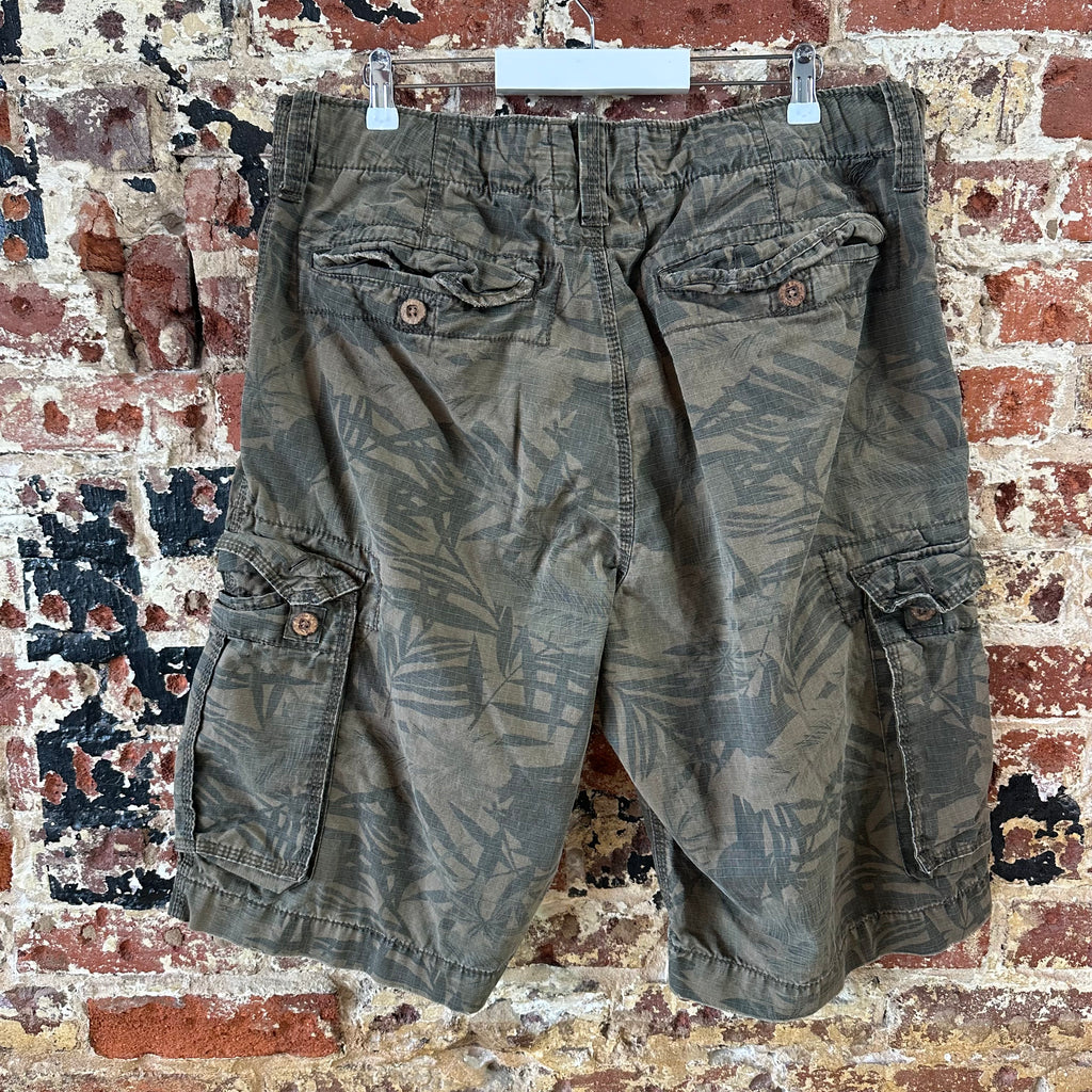 American Eagle Mens 36 Green Shorts