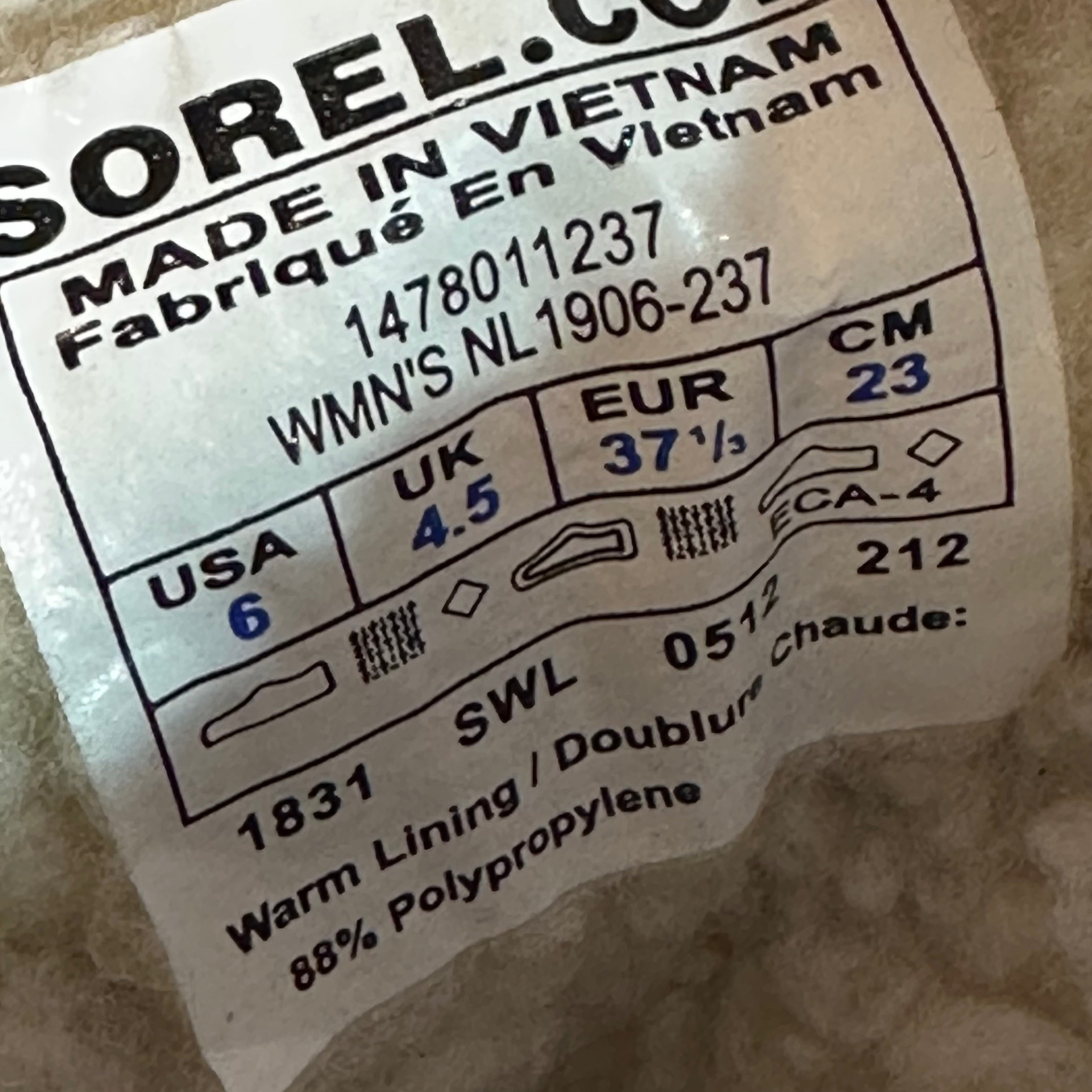 Sorel Tivoli High ll Snow Boots Woman's Winter Boot Grey Black Size 6