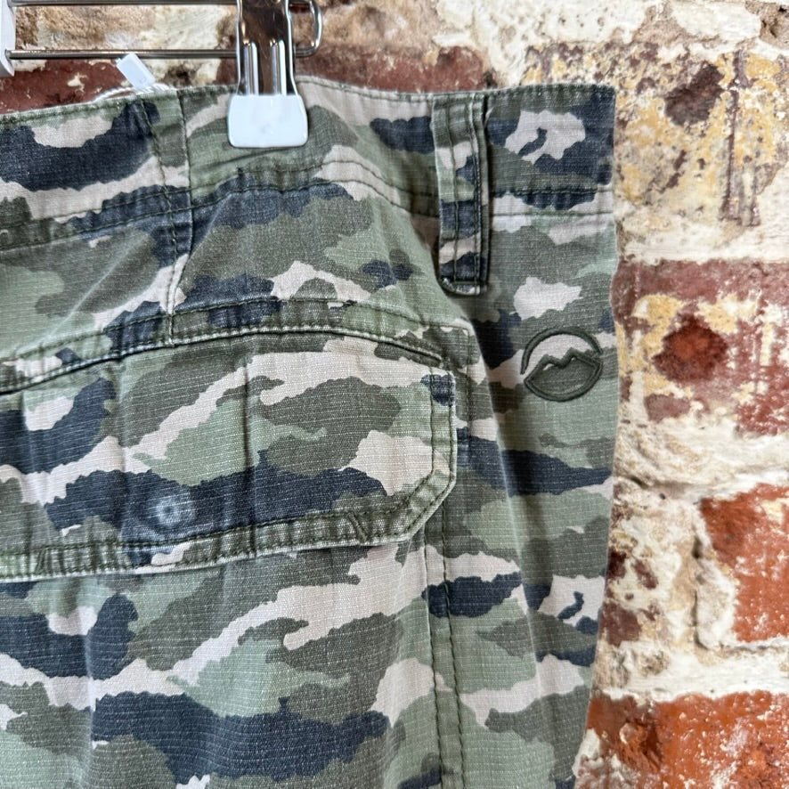 Magellan Camo Shorts Mens 42