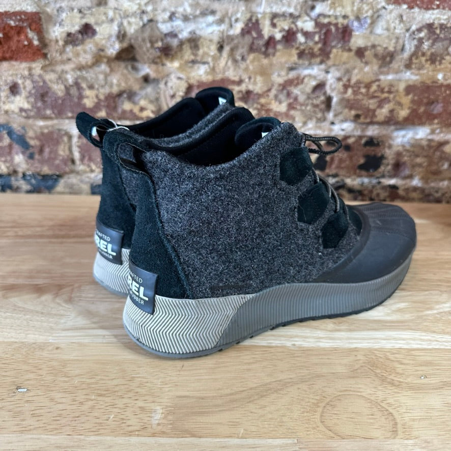 Sorel Woman's 9 Gray Boots