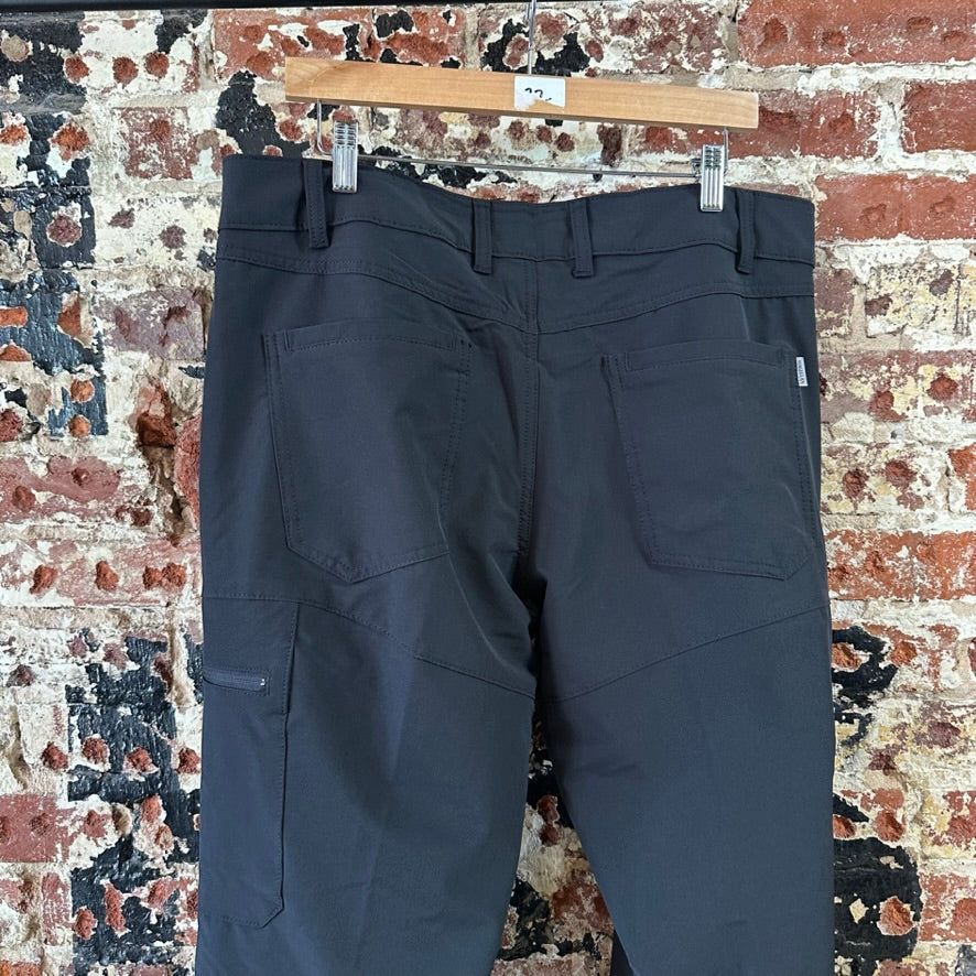 Magellan Mens 36 Black Pants
