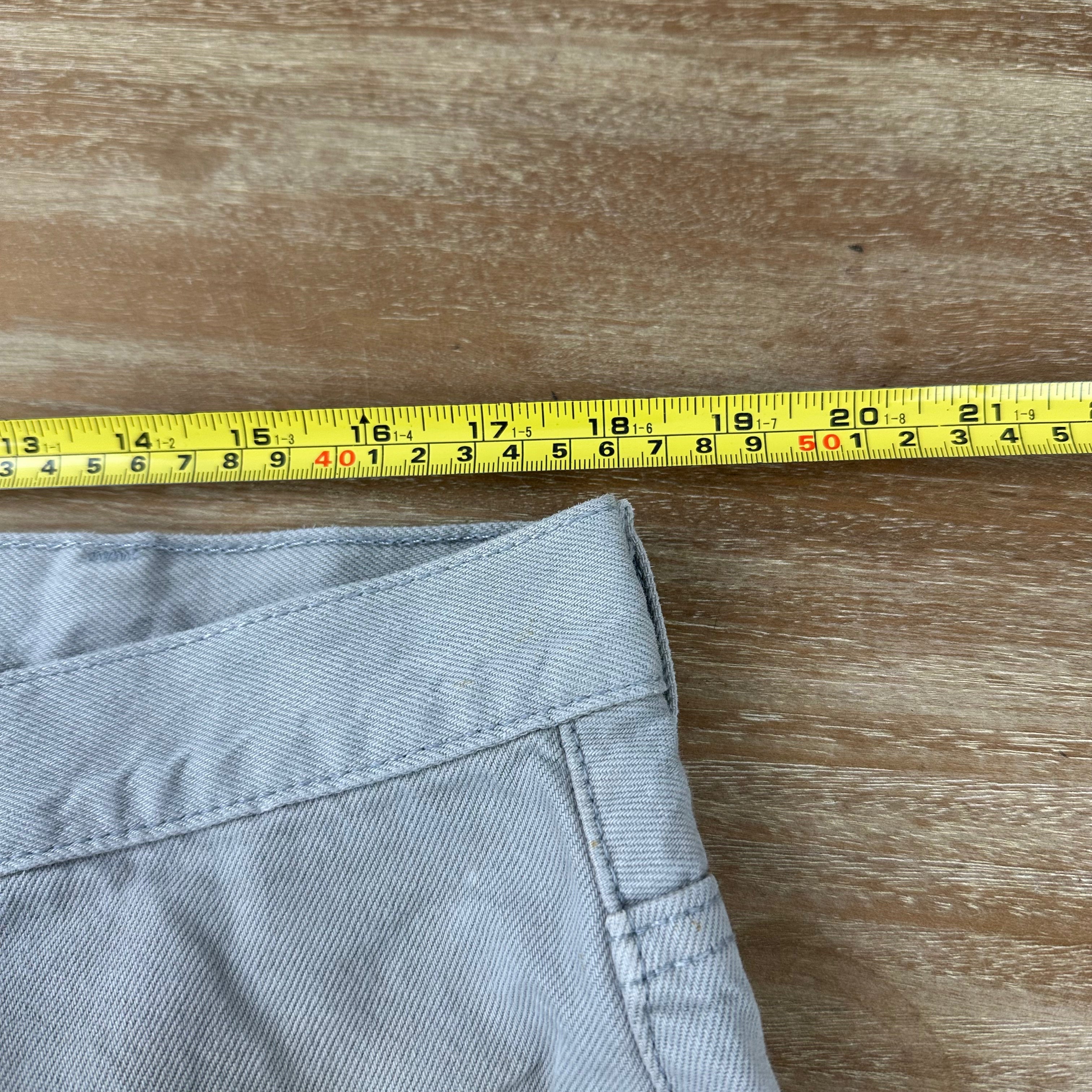 VTG Levi's 550 Jeans Mens 38x34 Gray Cotton Denim Relaxed Fit USA (36x31.5)