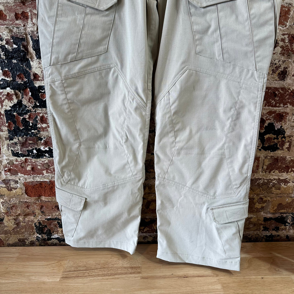 Under Armour Mens Pants Size 40x30