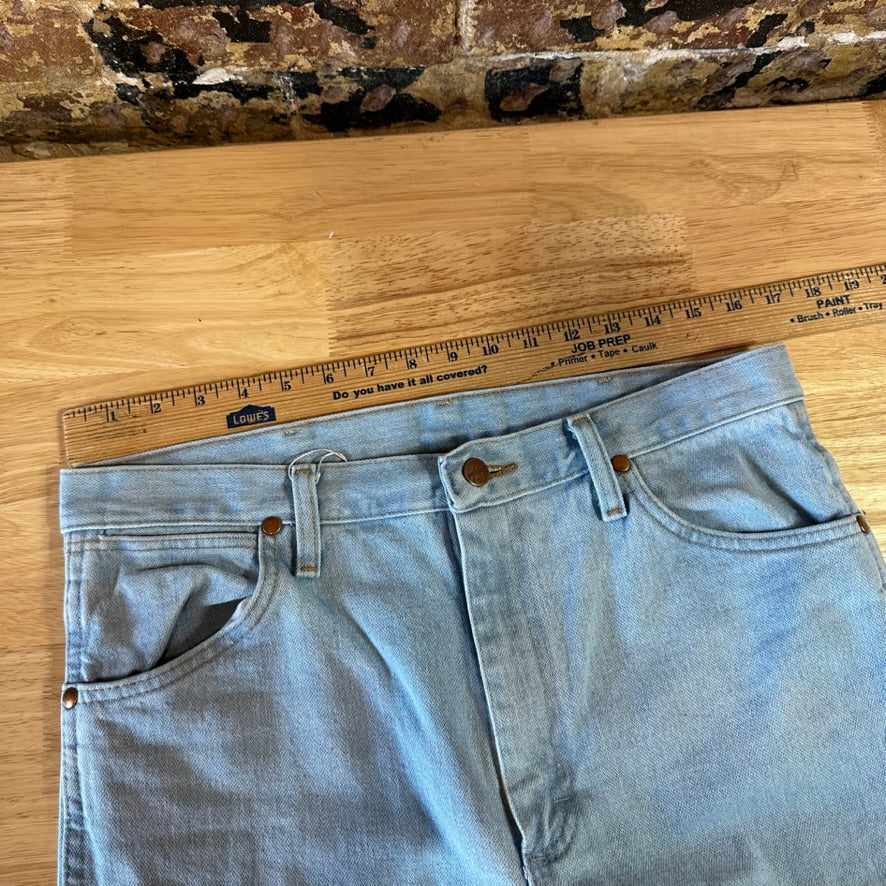 Wrangler Mens 32x34 Light Blue Jeans