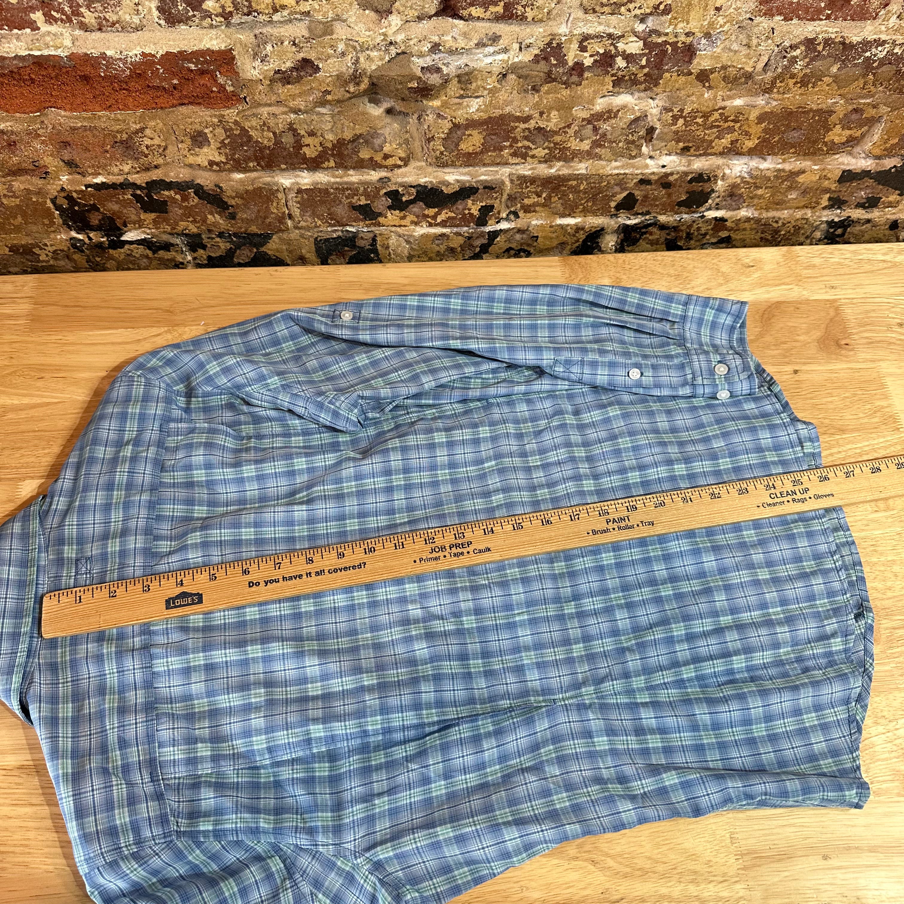Duluth Trading Womens Medium Button Up Shirt Blue Plaid Long sleeve vented