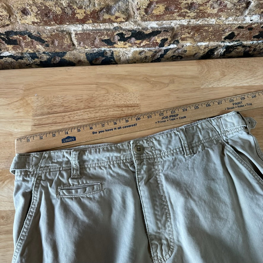 American Eagle Mens 34 Tan Shorts