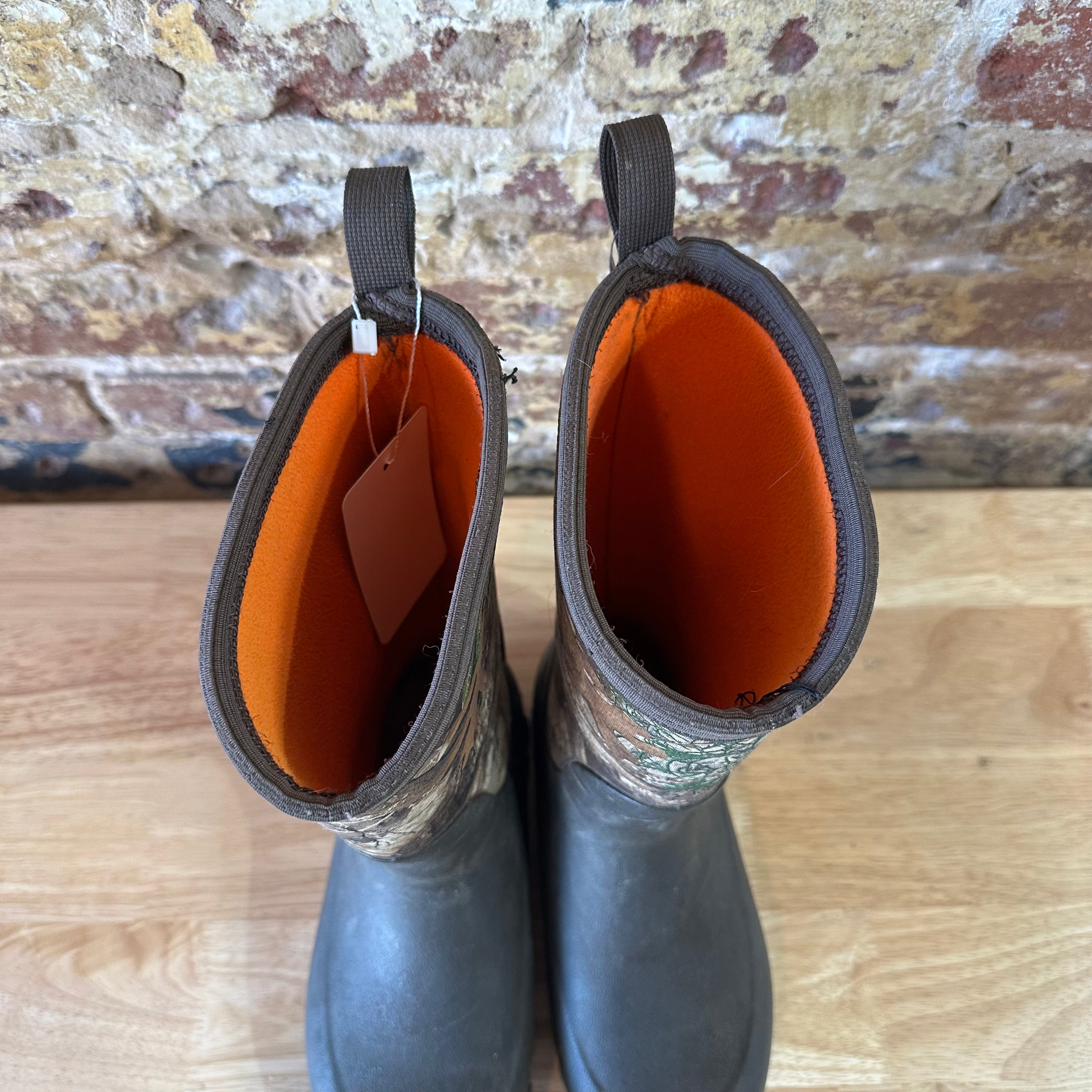 Muck Boots youth Boys Size 5 Camo Hunting Chore Mud