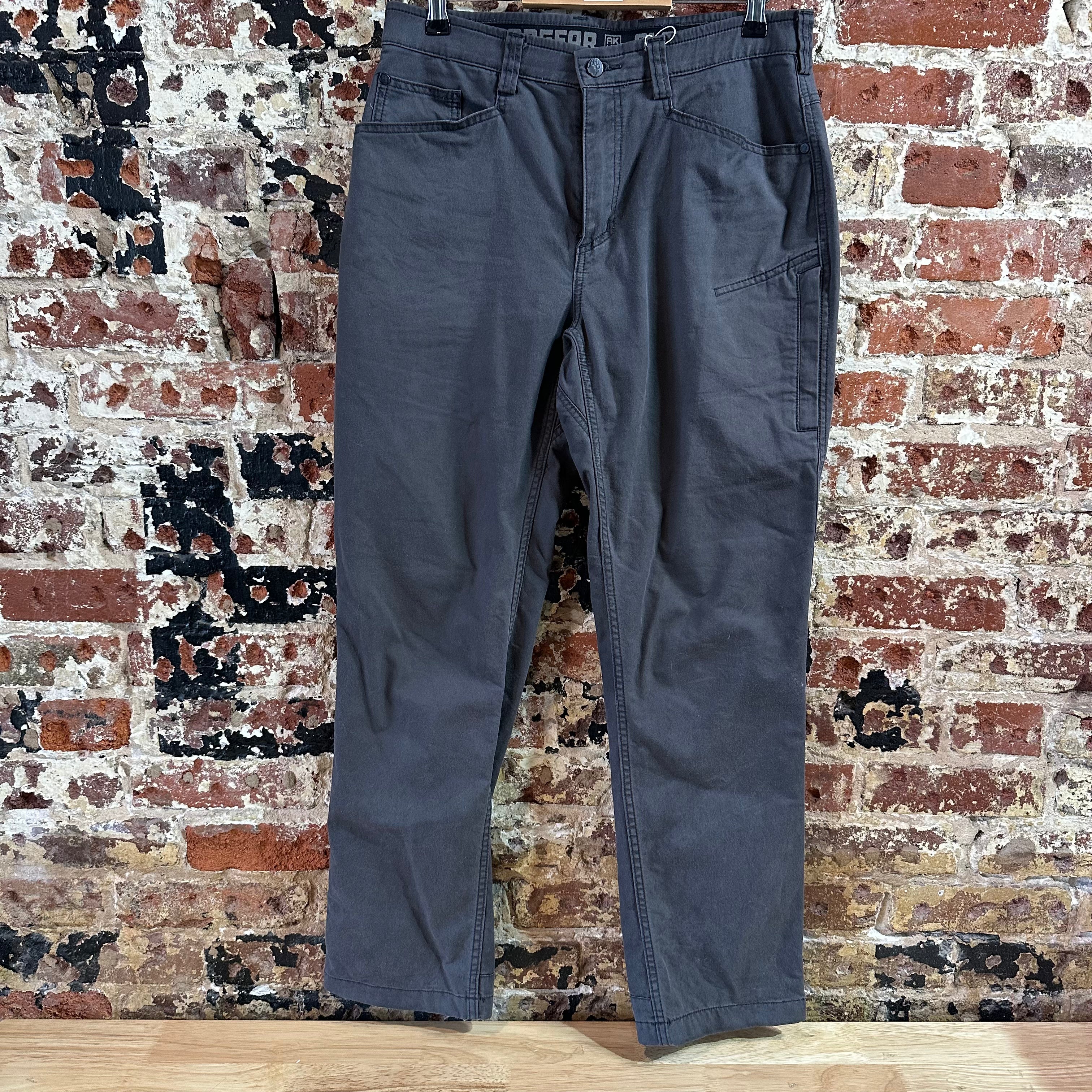 Duluth Trading Womens 8 Gray Pants