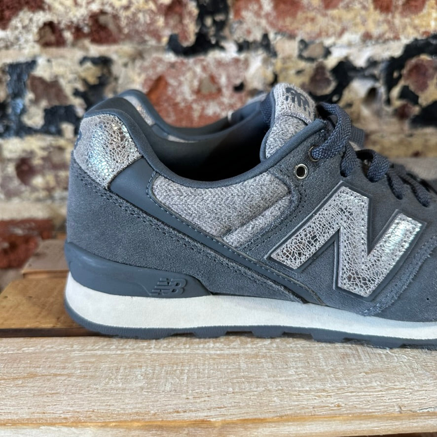 New Balance Womens 9 Shoes