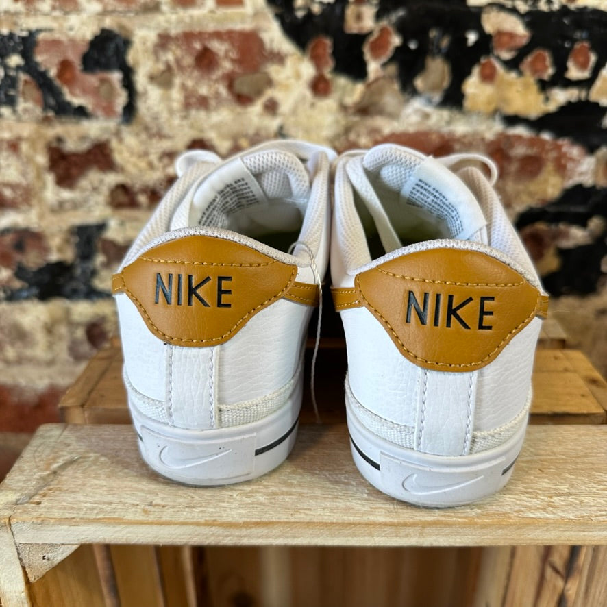 Nike Womens 6.5 Shoes