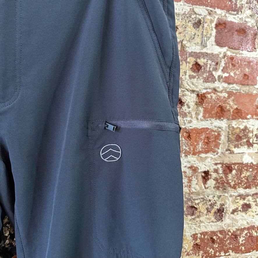 Magellan Mens Large Black Pants