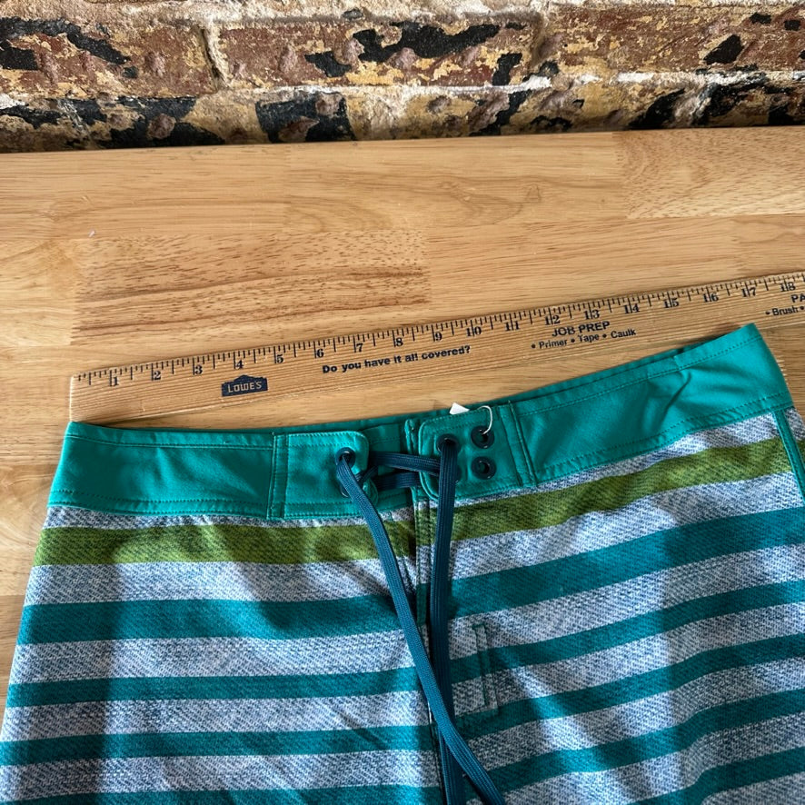 North Face Mens 34 Board Shorts