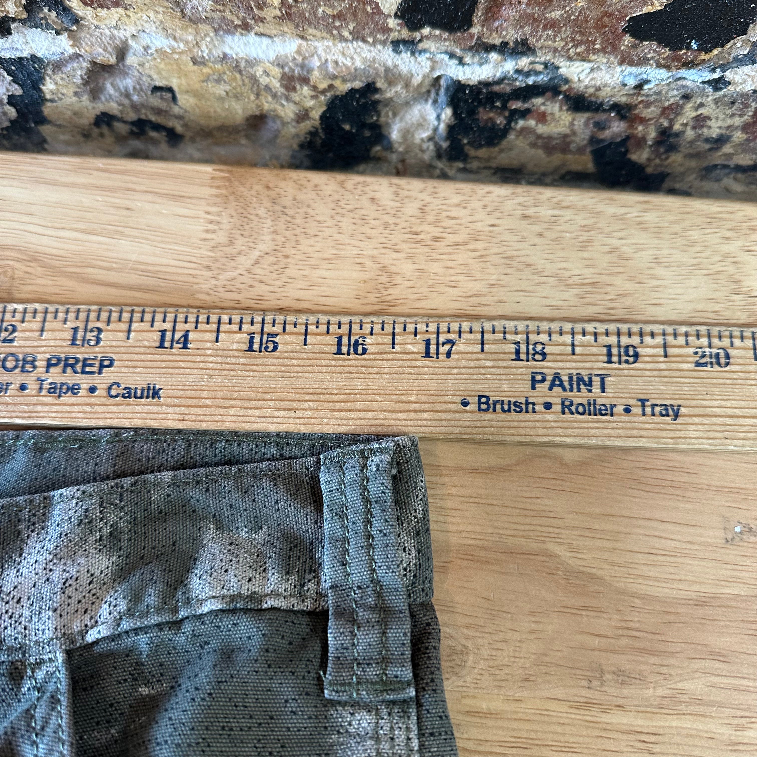 Carhartt CAmo Cargo Shorts Mens 34