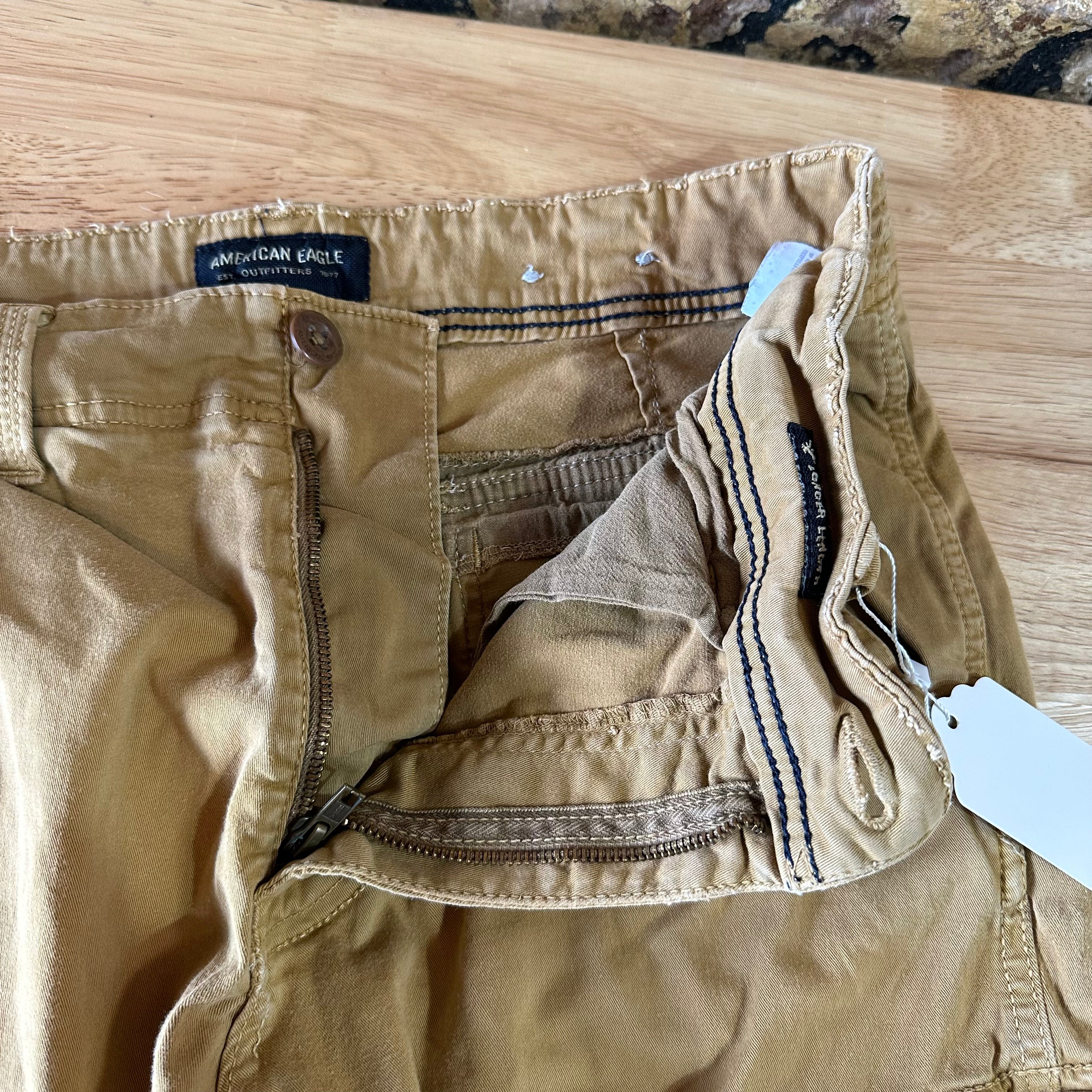 American Eagle Outfitters Longer Length Cargo Shorts Mens 33 Tan 12" inseam