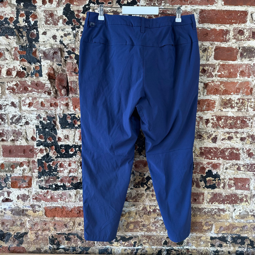 Lululemon Pants Size 34 Casual (measures 34x26.5) bluish