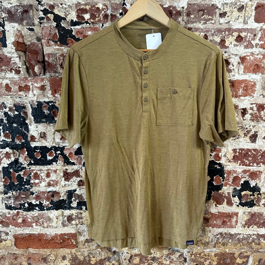 Patagonia Men's Small S/S Shirt