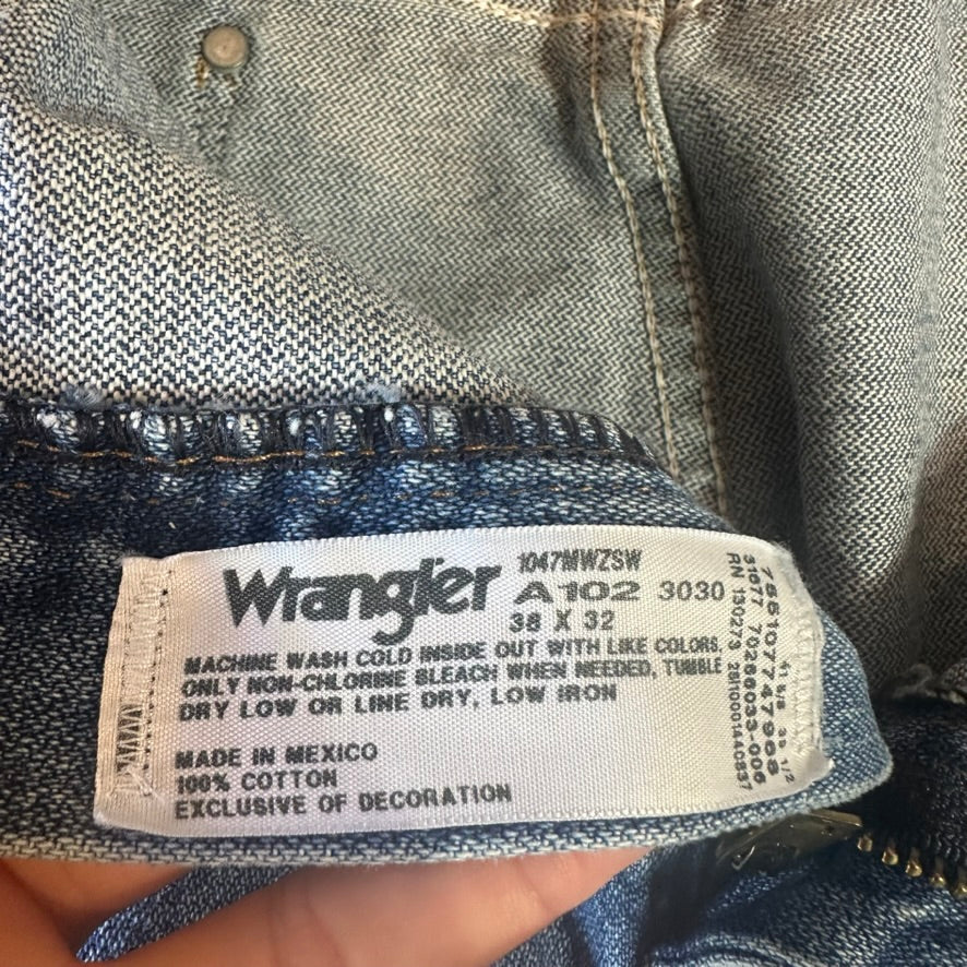 Wrangler Mens 38x32 Blue Jeans NEW